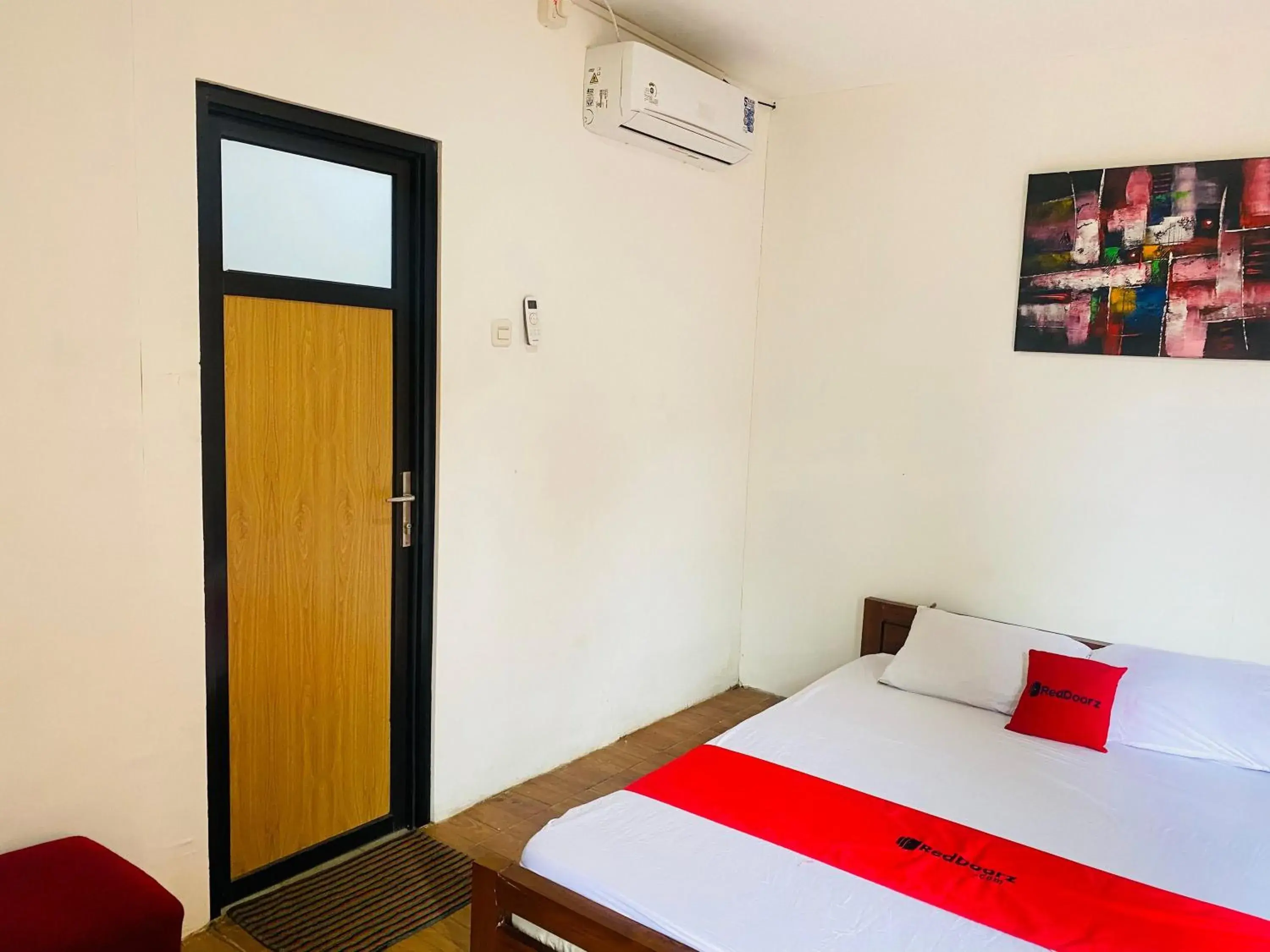 RedDoorz Syariah Near Wisata Durensewu Pandaan RedDoorz Syariah Near Wisata Durensewu Pandaan