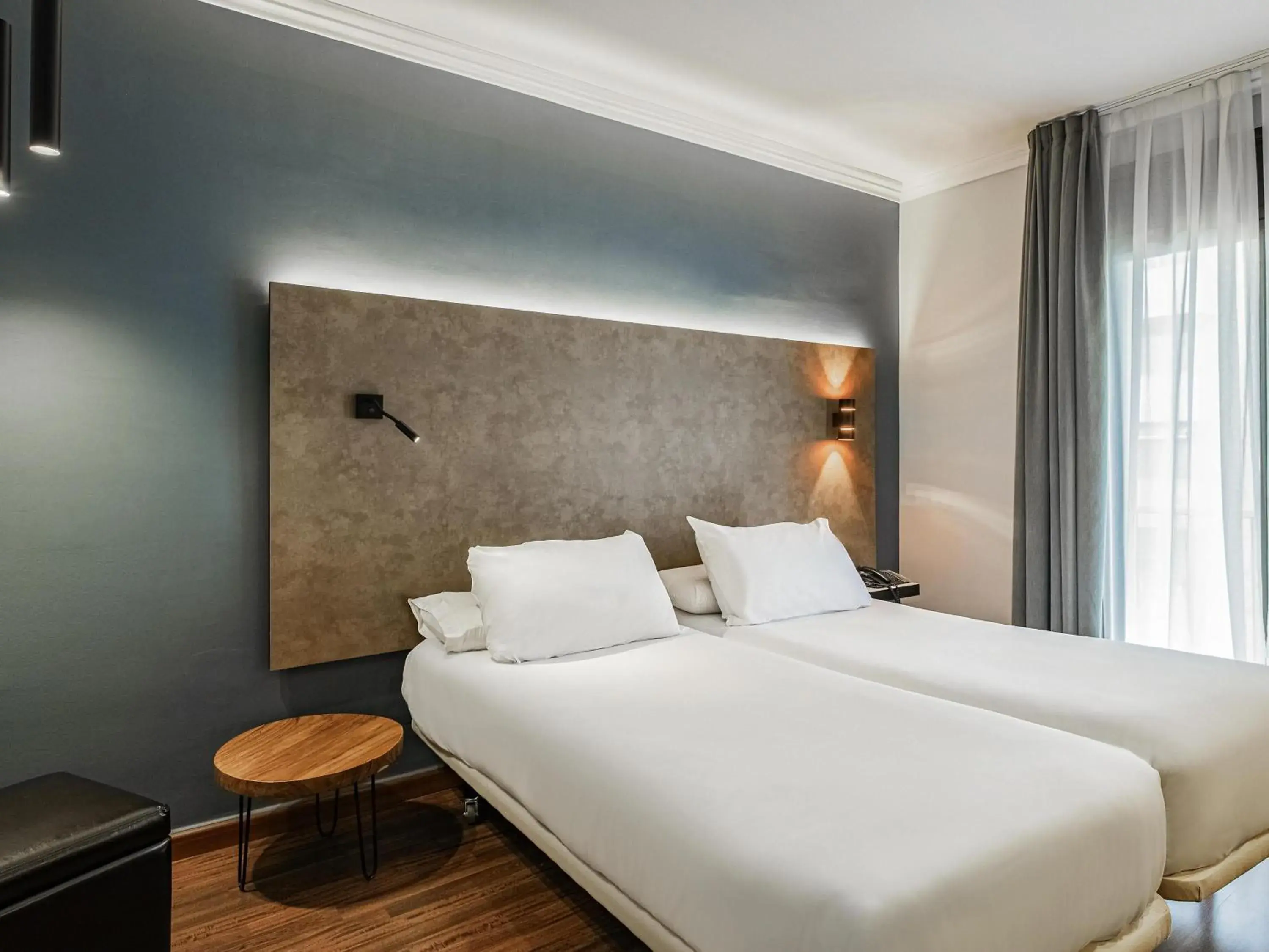 Twin Room with Parking Included in Ibis Styles Figueres Ronda Twin Room with Parking Included in Ibis Styles Figueres Ronda