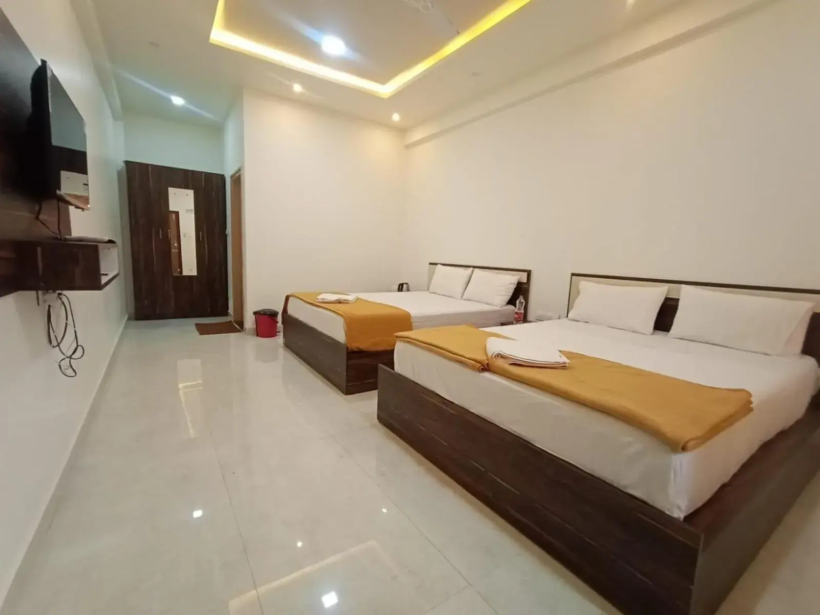 Deluxe Queen Room with Two Queen Beds in Kurinji Inn Deluxe Queen Room with Two Queen Beds in Kurinji Inn