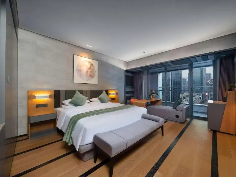 Deluxe Queen Room in Pagoda Hotel Chengdu Taikoo Li Deluxe Queen Room in Pagoda Hotel Chengdu Taikoo Li