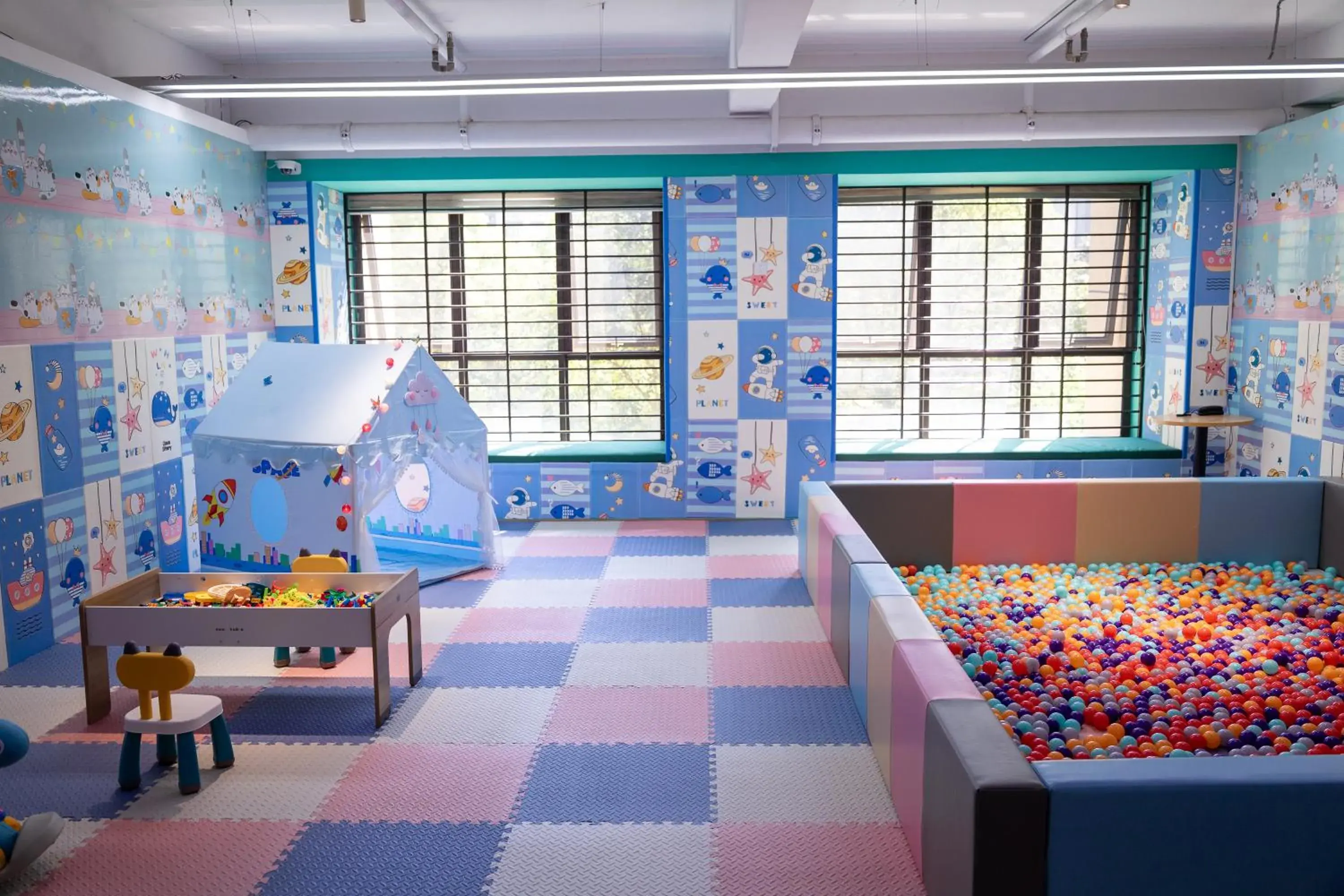 Holiday Inn & Suites Suzhou Yangcheng Lake, an IHG Hotel Holiday Inn & Suites Suzhou Yangcheng Lake, an IHG Hotel