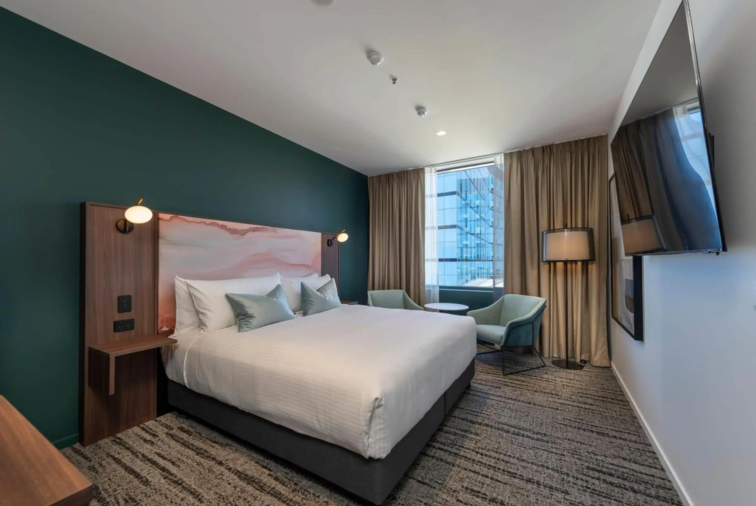Deluxe King Hotel Room in TRYP Adelaide by Wyndham Deluxe King Hotel Room in TRYP Adelaide by Wyndham