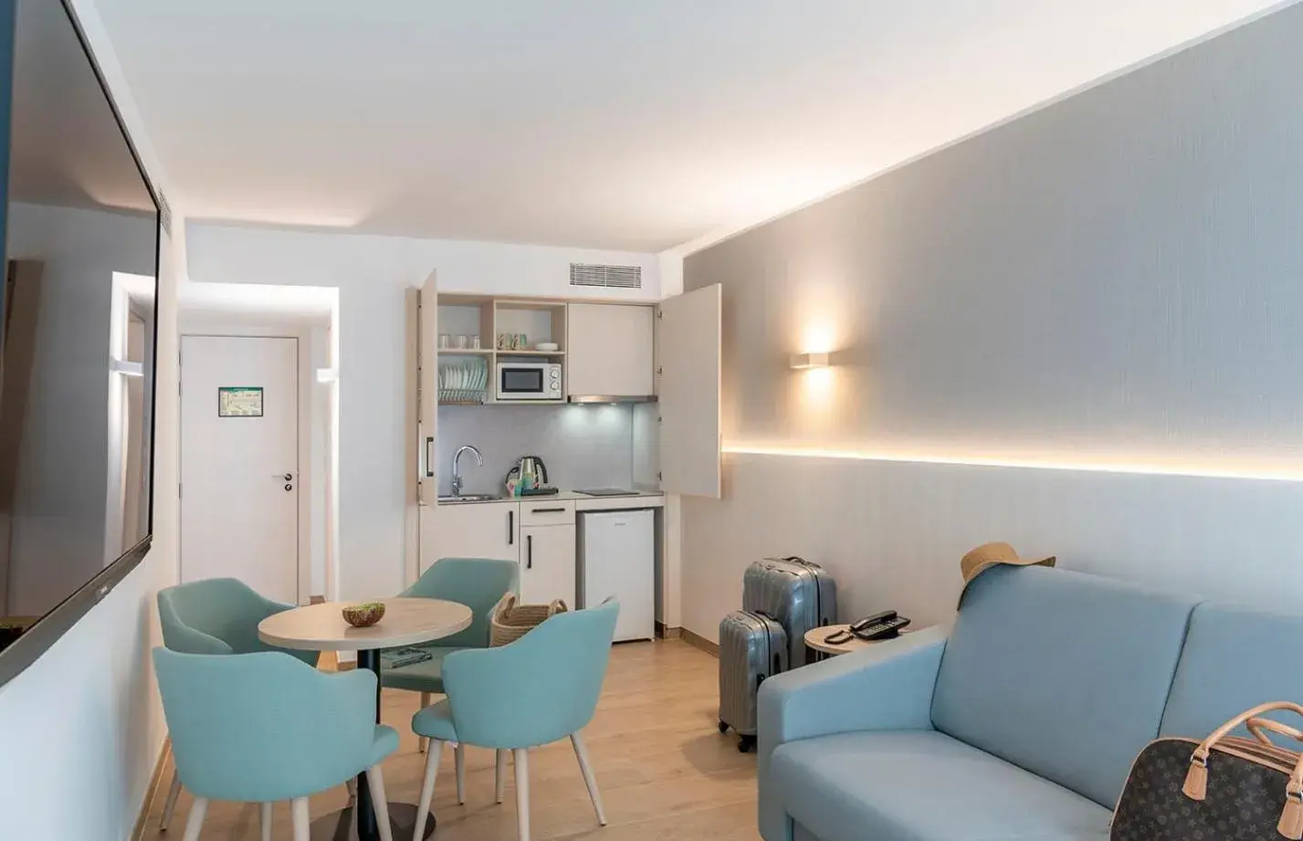 Two-Bedroom Suite (6 adults) in Aparthotel Costa Encantada Two-Bedroom Suite (6 adults) in Aparthotel Costa Encantada