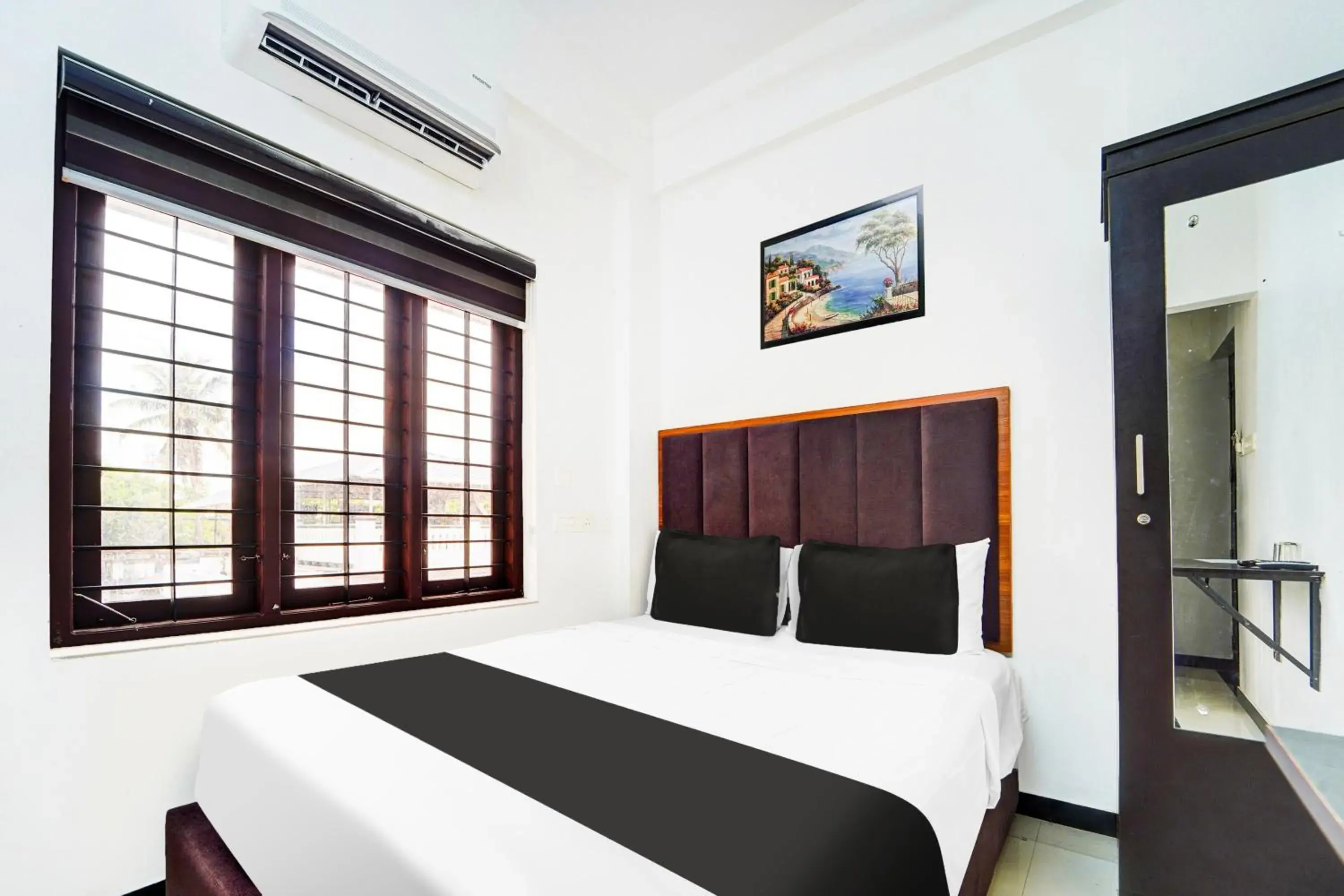 Standard Double Room - single occupancy in Super Hotel O Attukal Near Attakulangara formerly Remya Residency Standard Double Room - single occupancy in Super Hotel O Attukal Near Attakulangara formerly Remya Residency