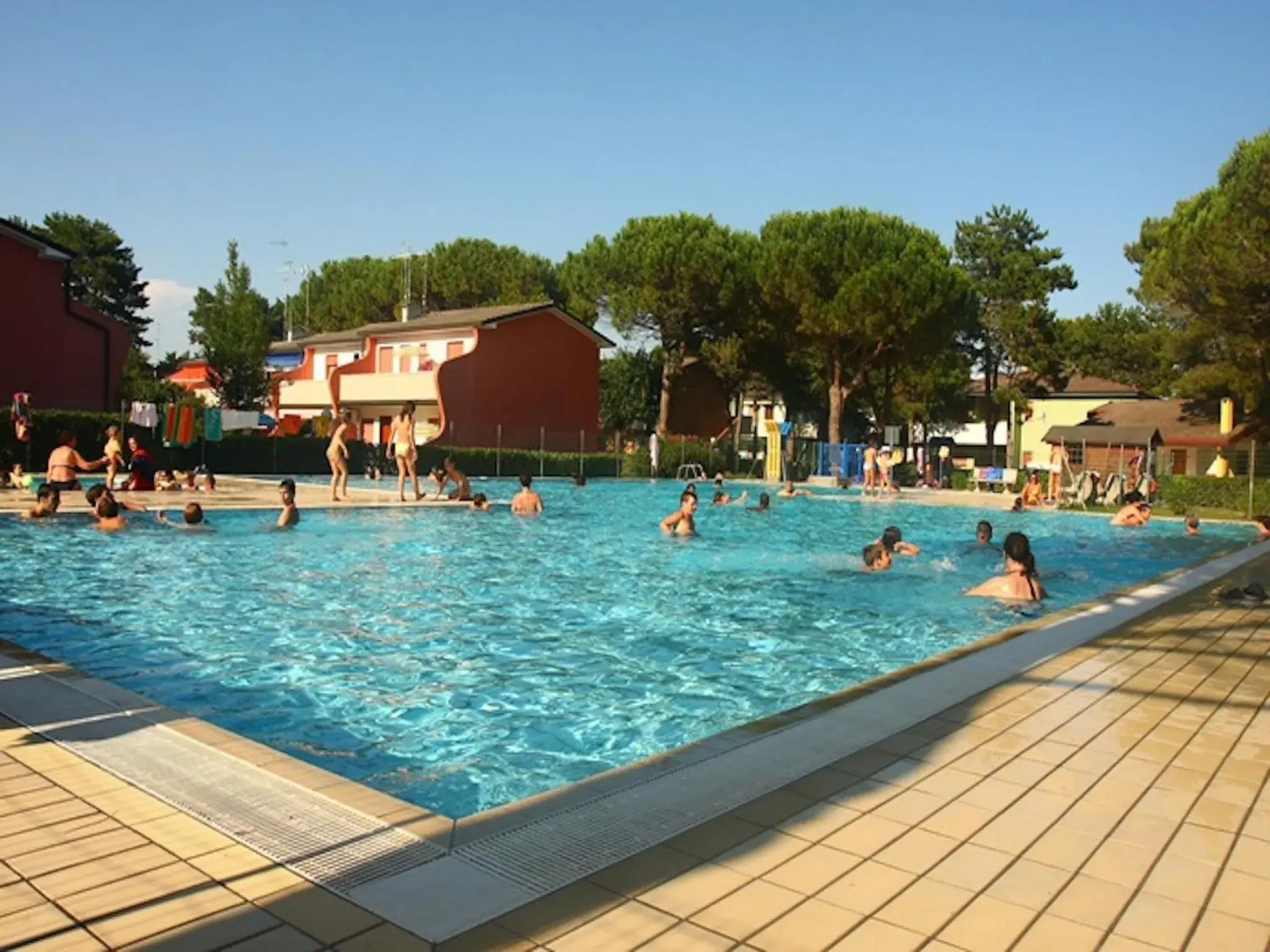 Bright flat in residence with pool - Beahost Bright flat in residence with pool - Beahost