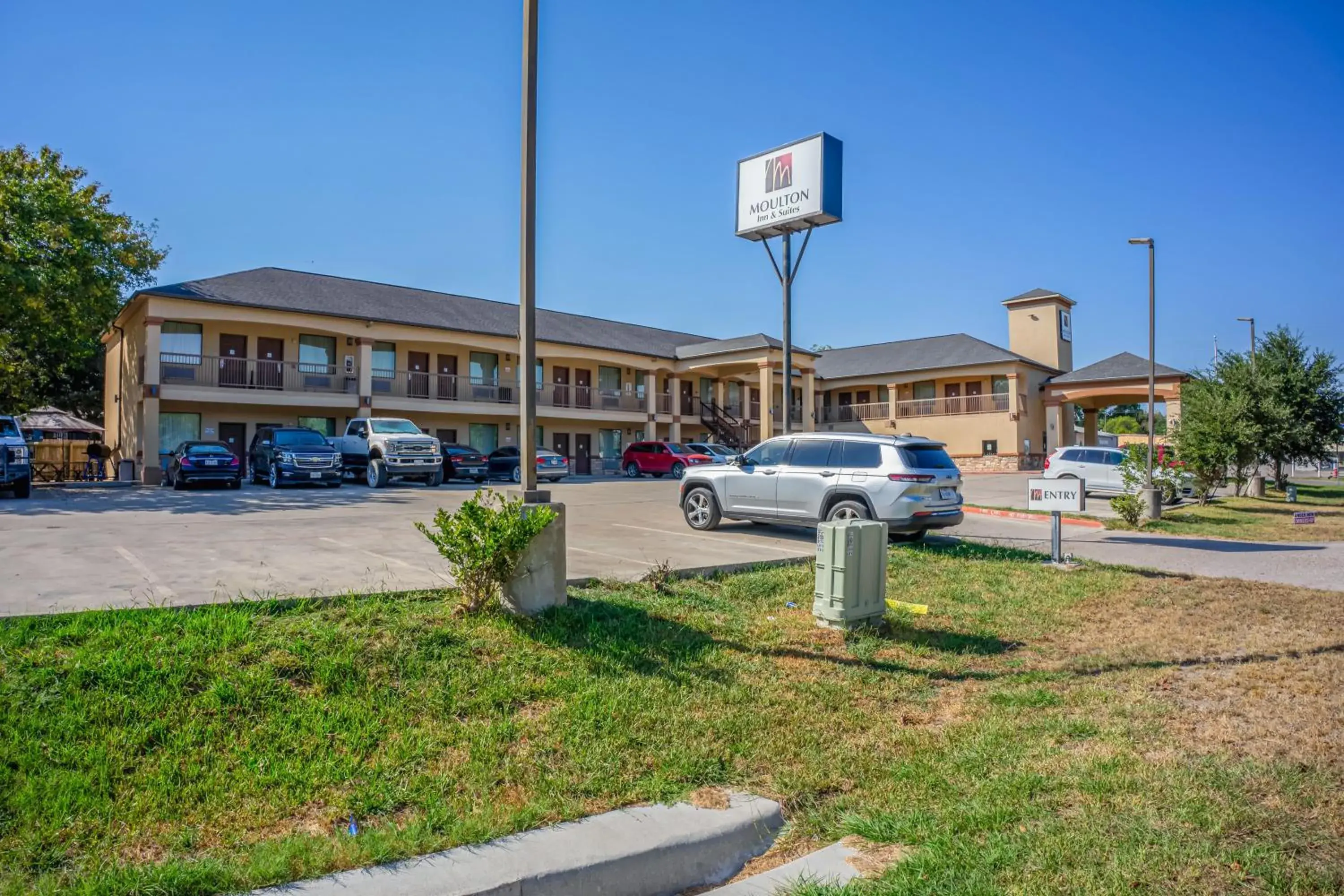 Moulton Inn & Suites By OYO Near Shiner TX Moulton Inn & Suites By OYO Near Shiner TX
