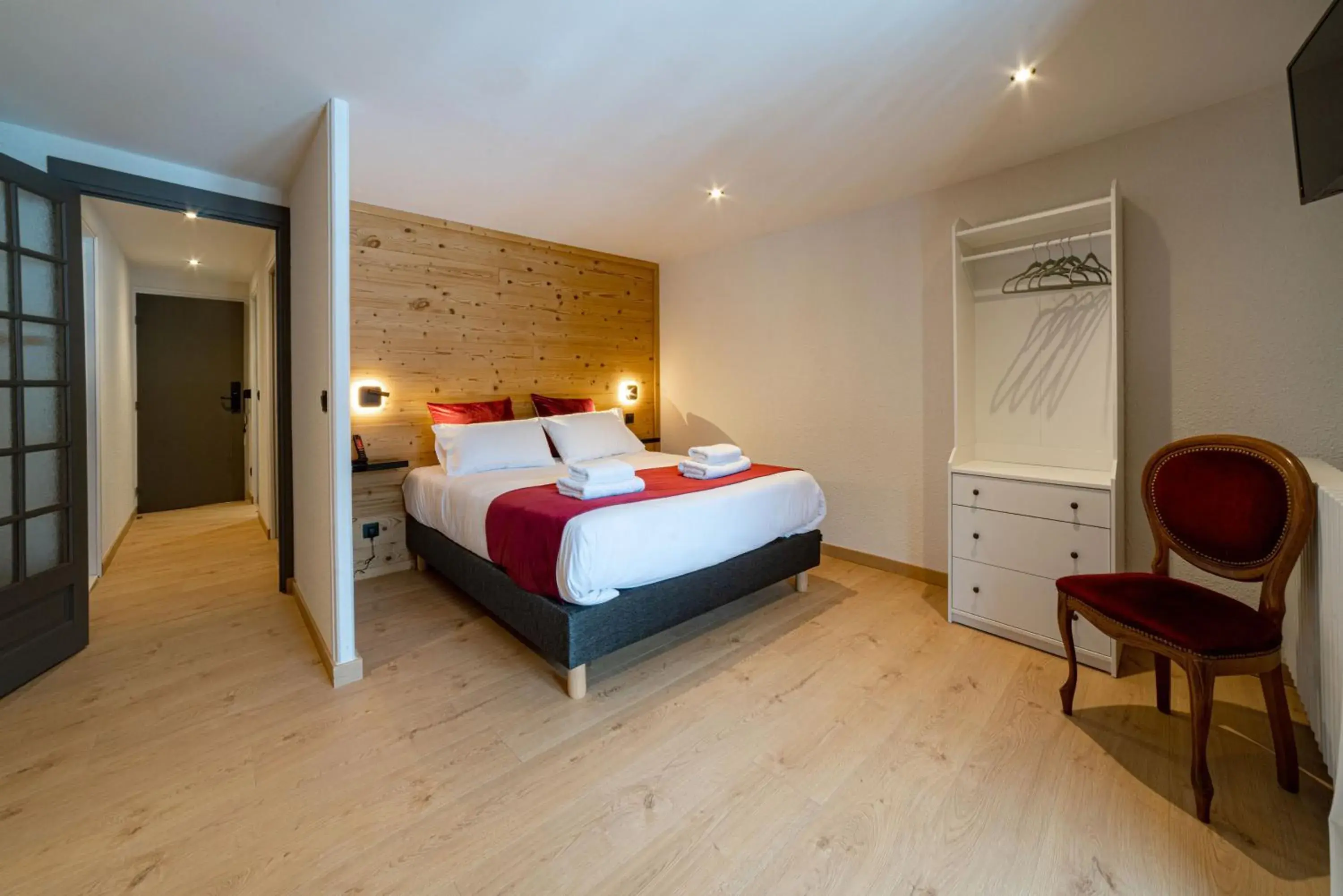 Triple Room with Mountain View in Hôtel Restaurant Le Madame Triple Room with Mountain View in Hôtel Restaurant Le Madame