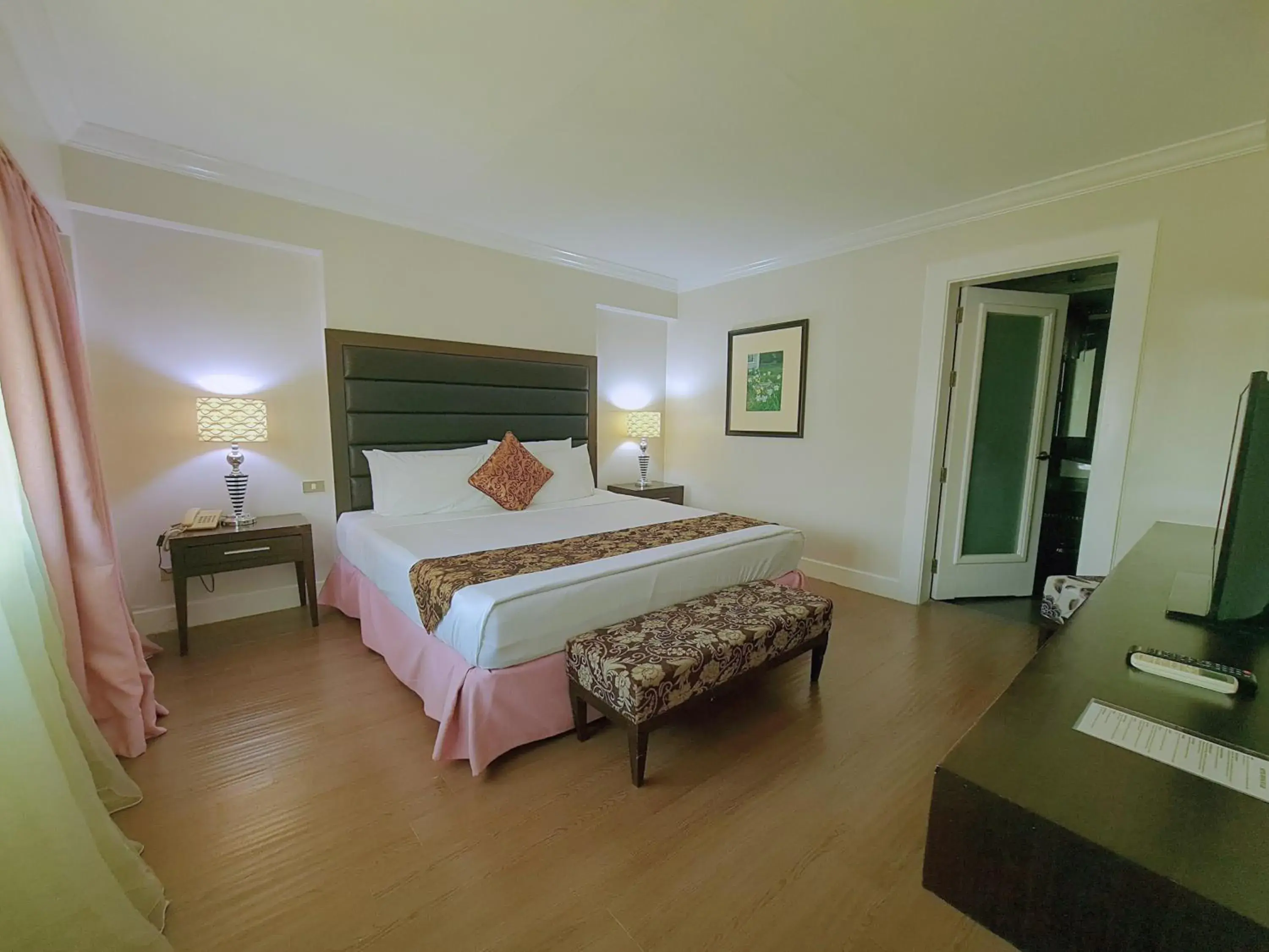 Executive Suite in Fiesta Garden Hotel Executive Suite in Fiesta Garden Hotel