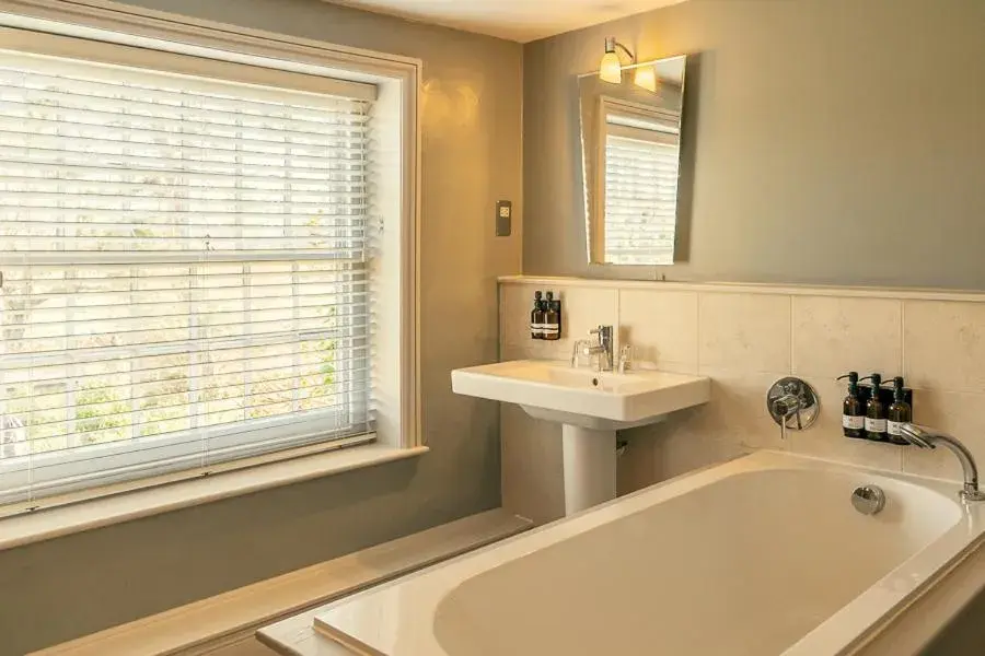 Double or Twin Room with Bathroom in Fritton Lake - The Clubhouse Double or Twin Room with Bathroom in Fritton Lake - The Clubhouse