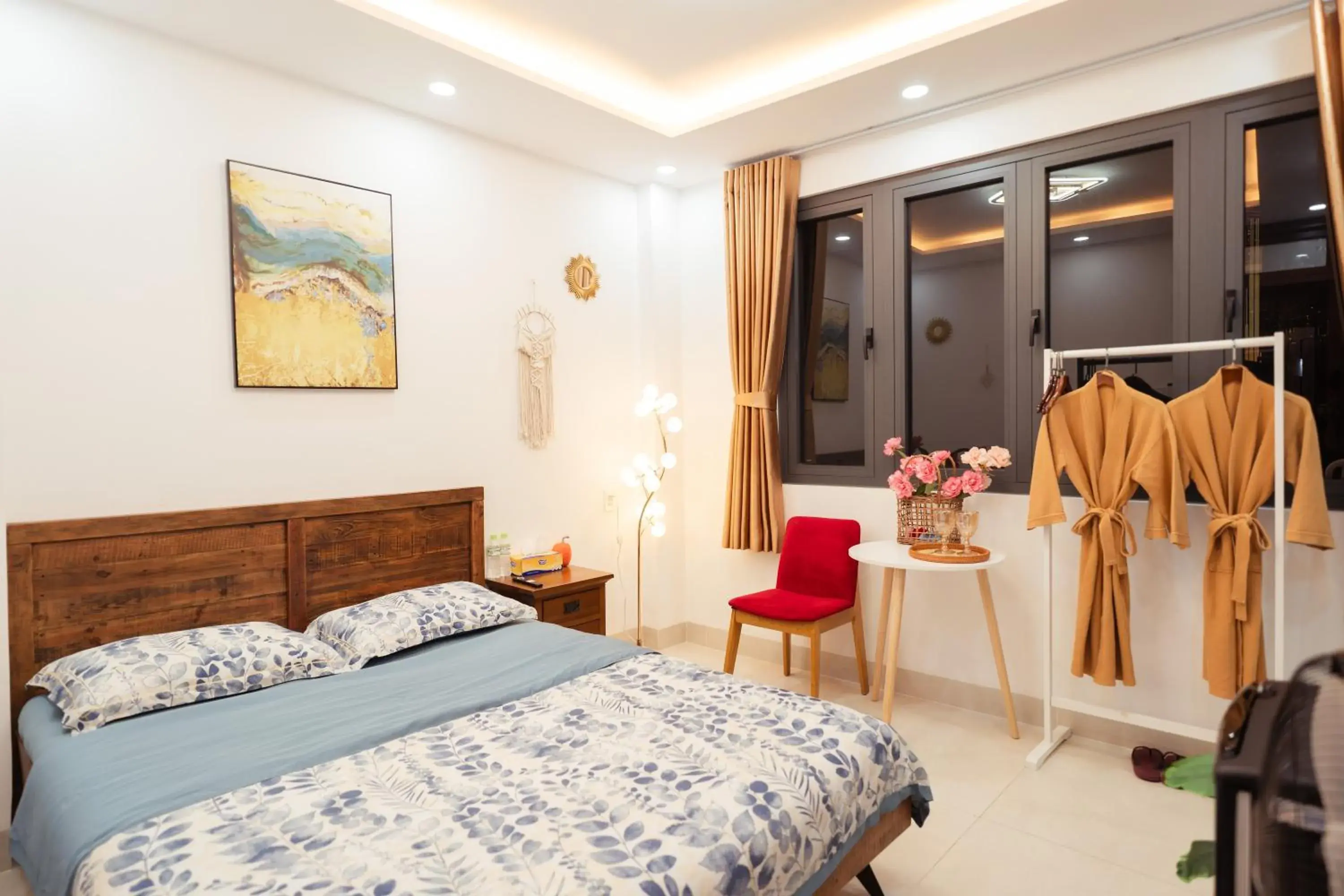 Deluxe King Room in The Sophia Apartment - Thao Dien Central Deluxe King Room in The Sophia Apartment - Thao Dien Central