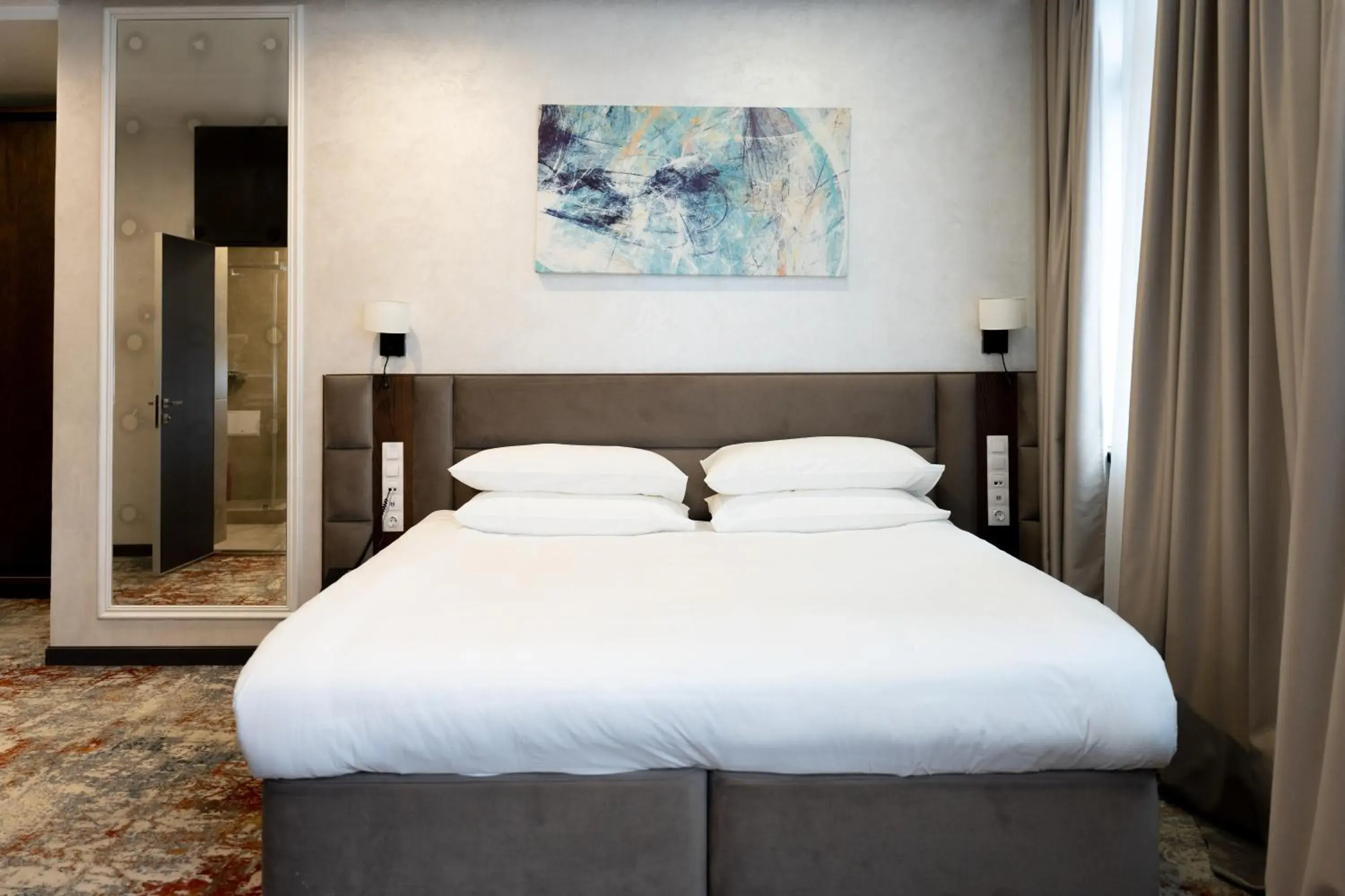 Superior King Room - single occupancy in Grand Mildom Hotel Superior King Room - single occupancy in Grand Mildom Hotel