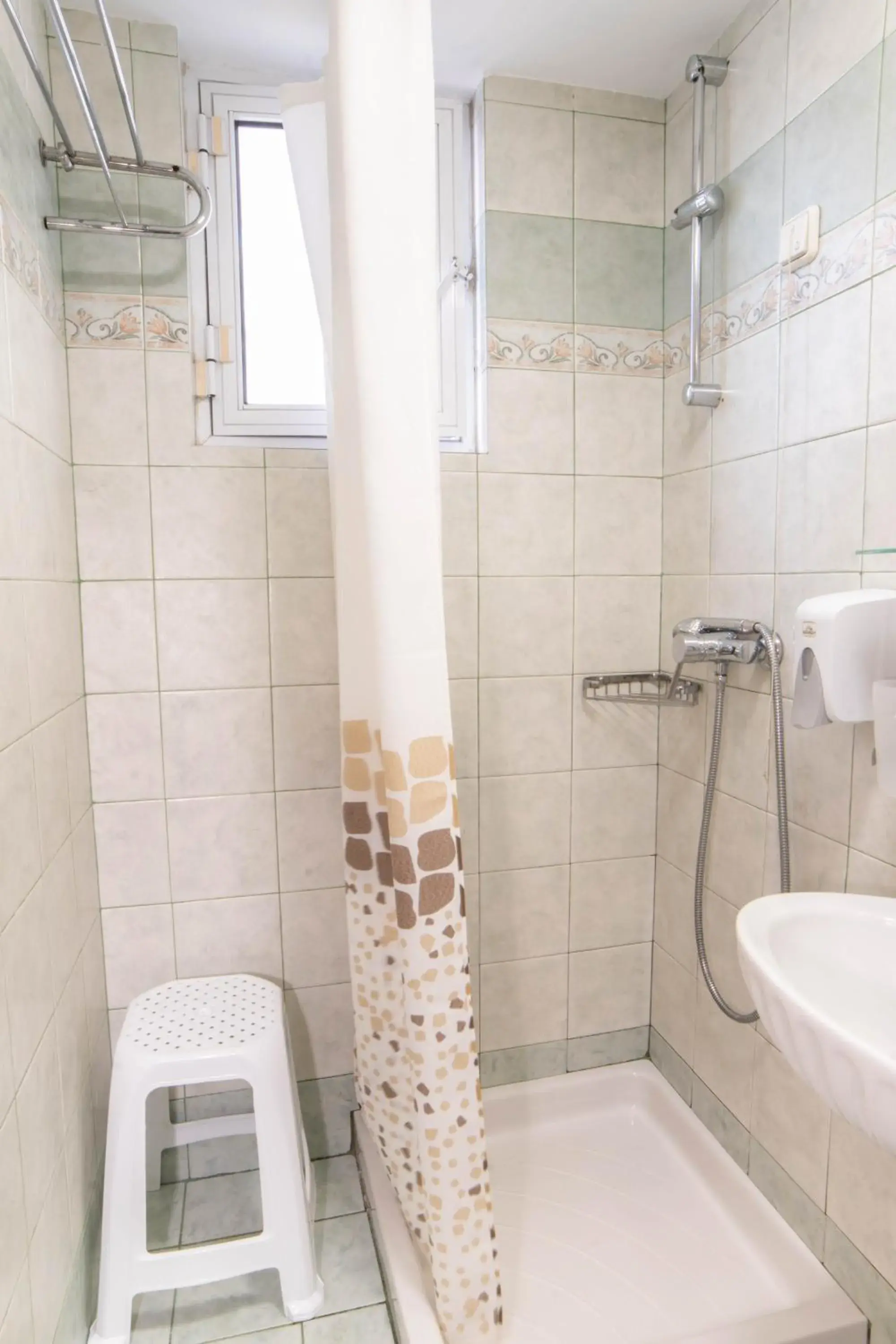 Single Room in Anita Hotel Single Room in Anita Hotel