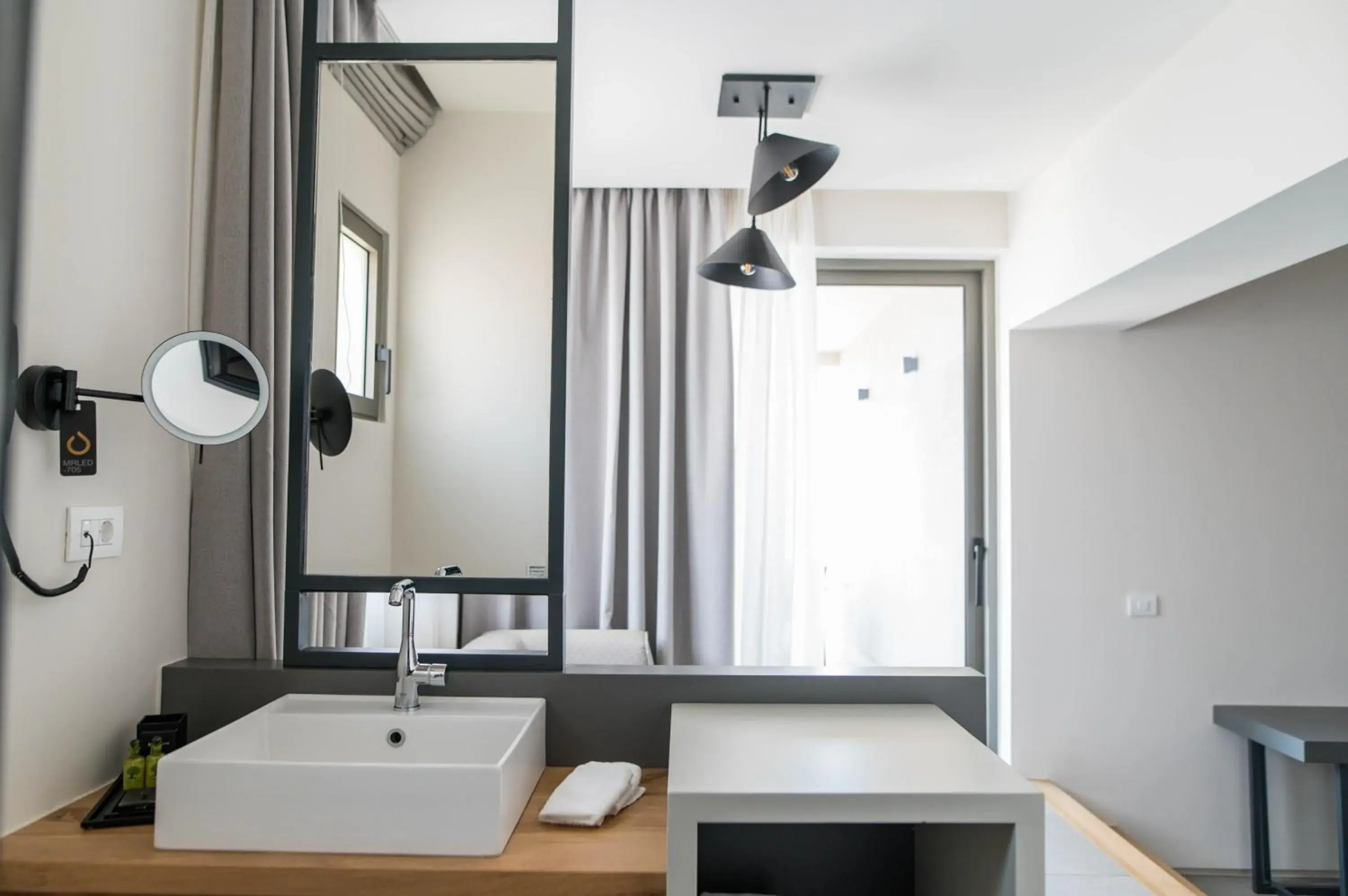 Deluxe Suite with Sea View in Alissachni SeaSide Hotel Deluxe Suite with Sea View in Alissachni SeaSide Hotel