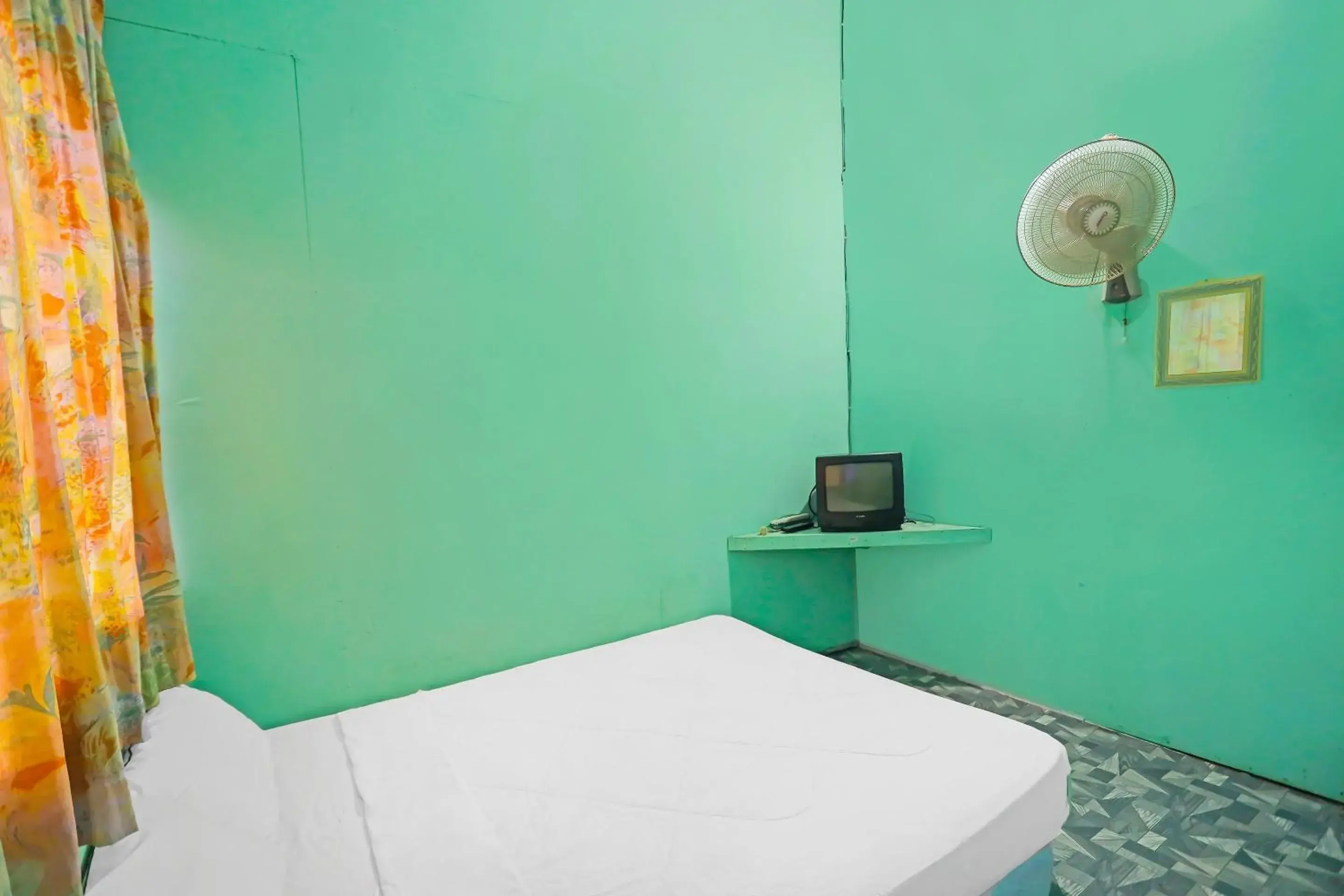 Budget Double Room in Hotel O Kurnia ShangrilaNearNagoya Hill Shopping Mall Budget Double Room in Hotel O Kurnia ShangrilaNearNagoya Hill Shopping Mall