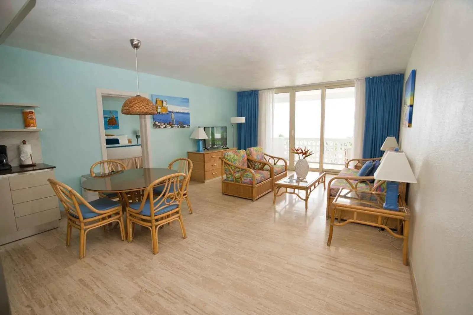 One-Bedroom Suite in Royal Islander Club Resort La Plage One-Bedroom Suite in Royal Islander Club Resort La Plage