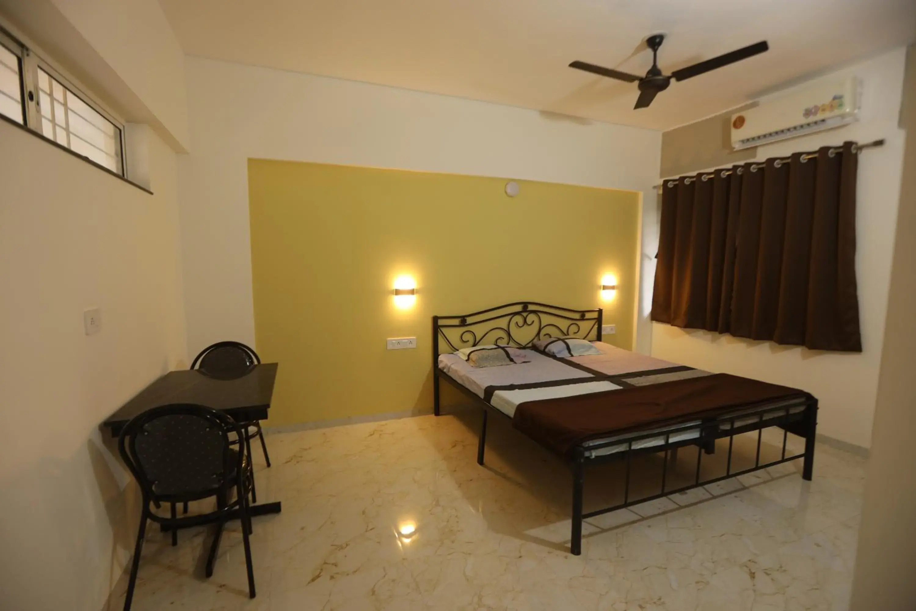Deluxe Double Room in Shree Swami Samarth Resort Deluxe Double Room in Shree Swami Samarth Resort