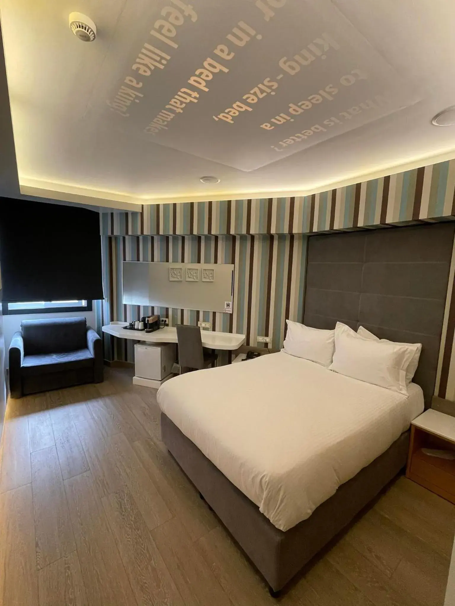 Single Room in Kastro Hotel Single Room in Kastro Hotel