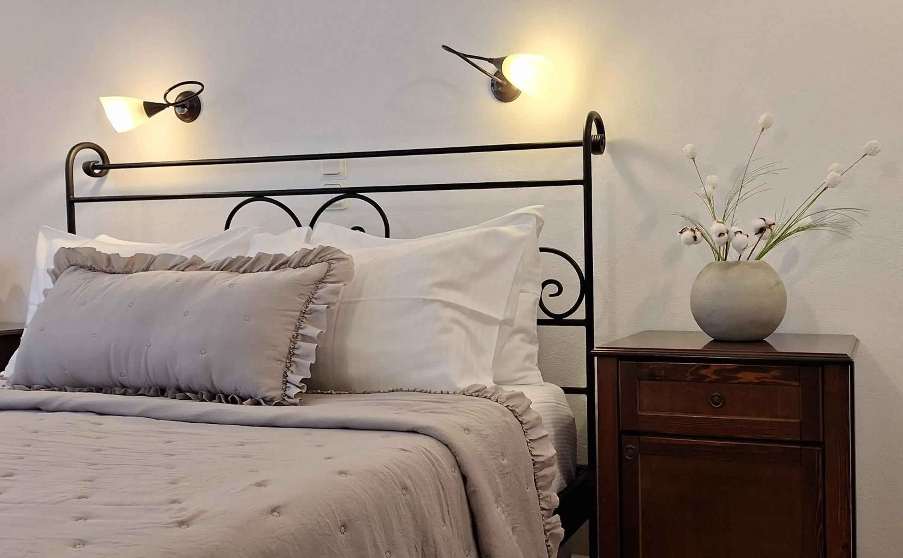 Small Double Room Garden View in Brazzera Hotel Small Double Room Garden View in Brazzera Hotel