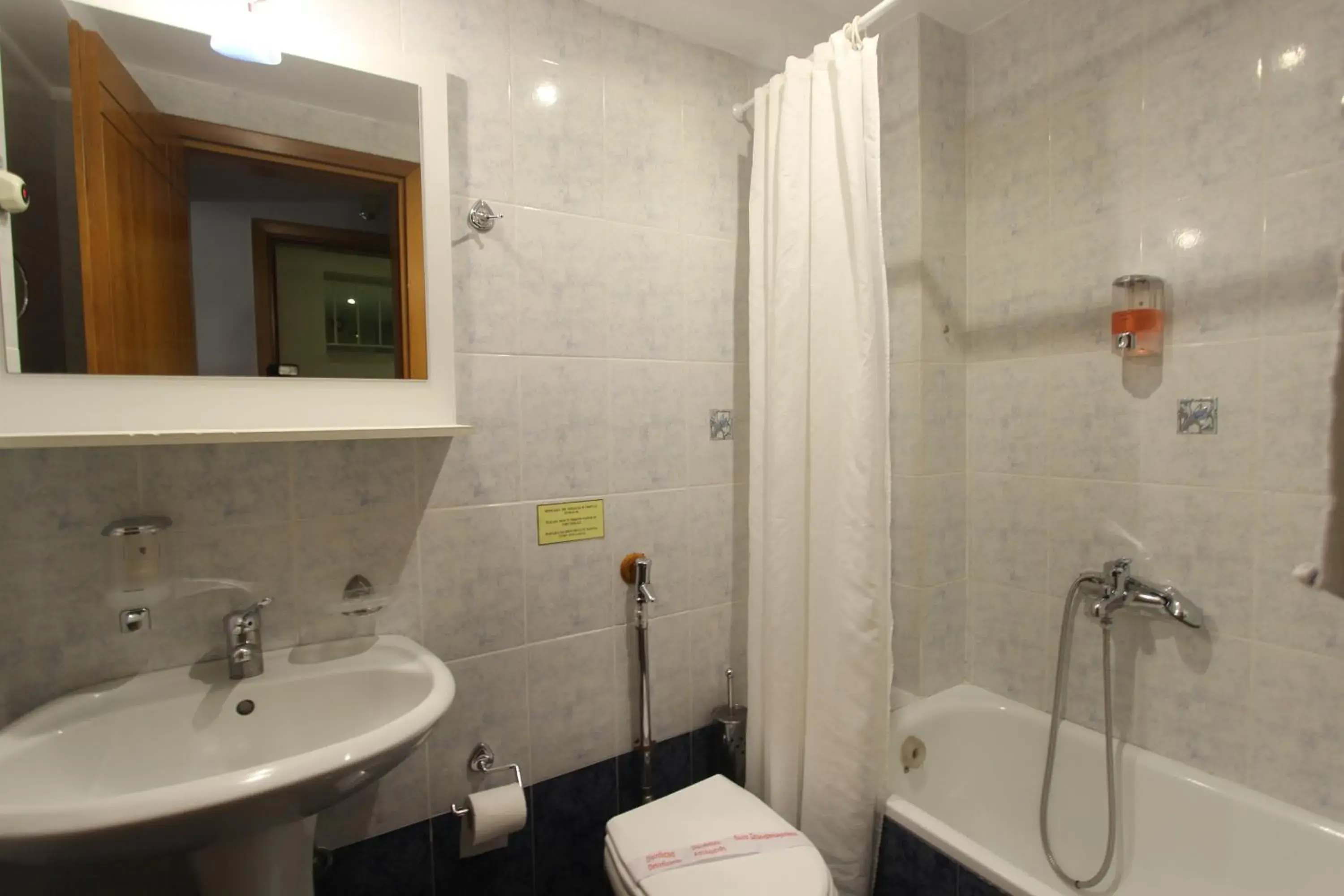 Standard Single Room - single occupancy in Hotel Mallas Standard Single Room - single occupancy in Hotel Mallas