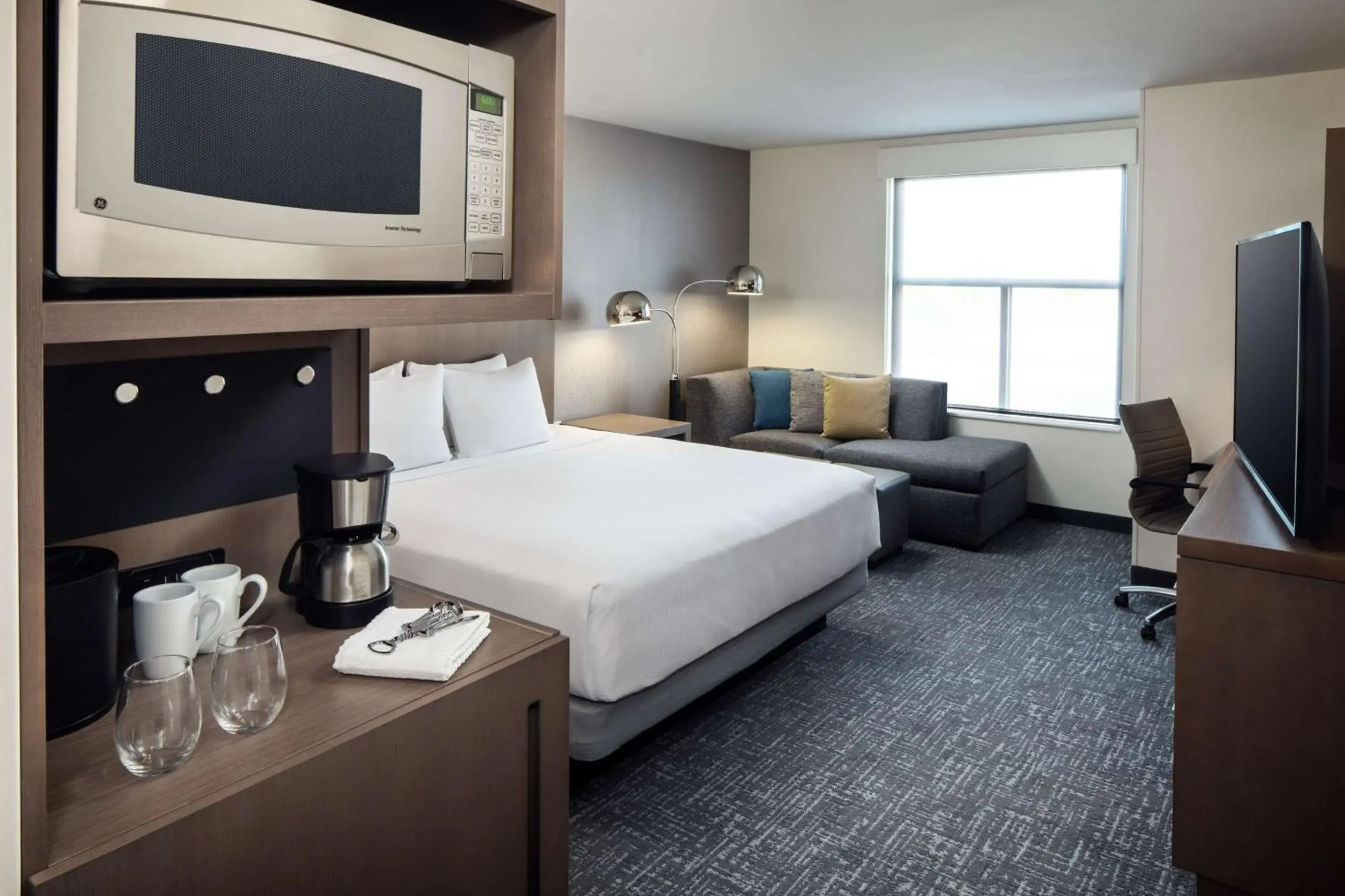 King Room in Hyatt House Vacaville King Room in Hyatt House Vacaville