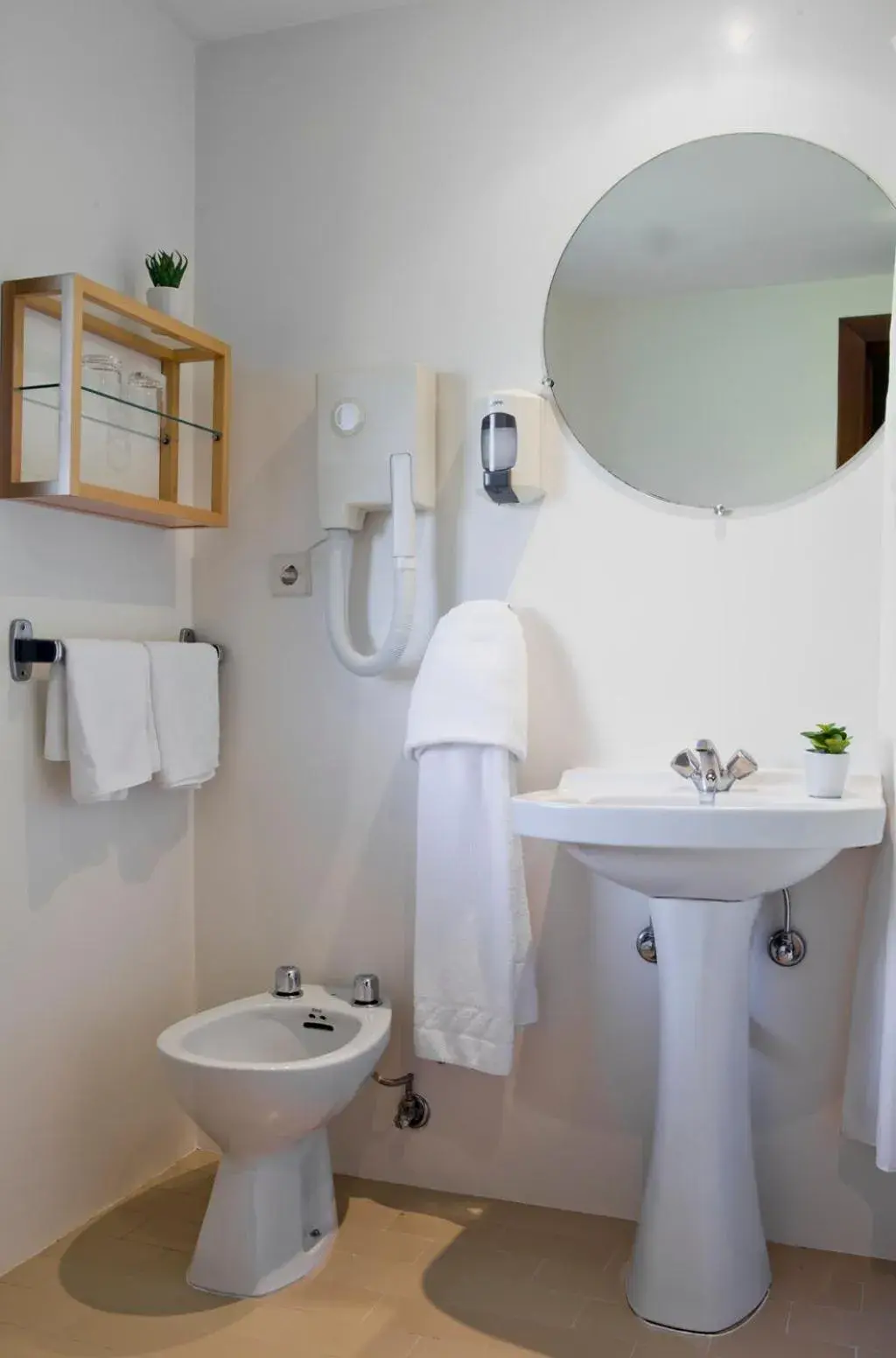 Single Room in Hotel Ibiltze Single Room in Hotel Ibiltze