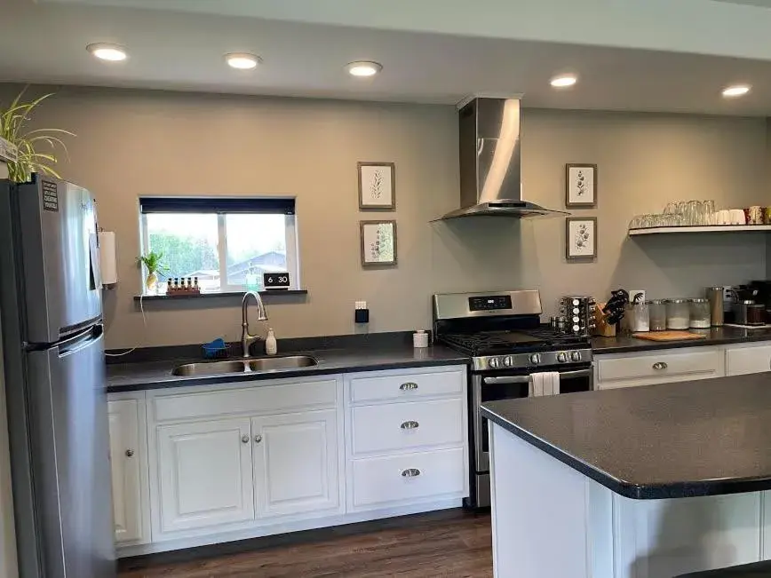 Deluxe Suite in Alaska Lake + Lodge at Longmere Deluxe Suite in Alaska Lake + Lodge at Longmere