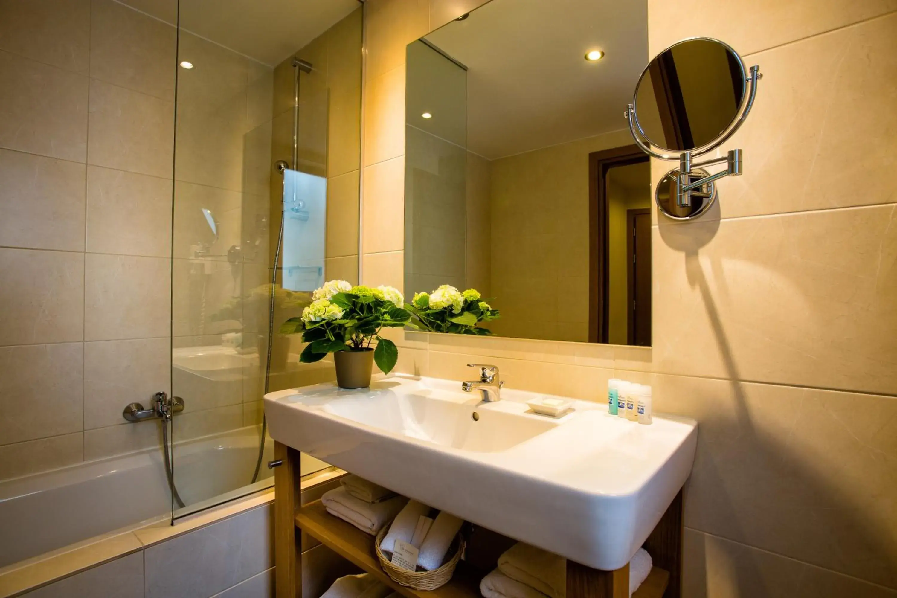 Suite in The Athens Gate Hotel Suite in The Athens Gate Hotel