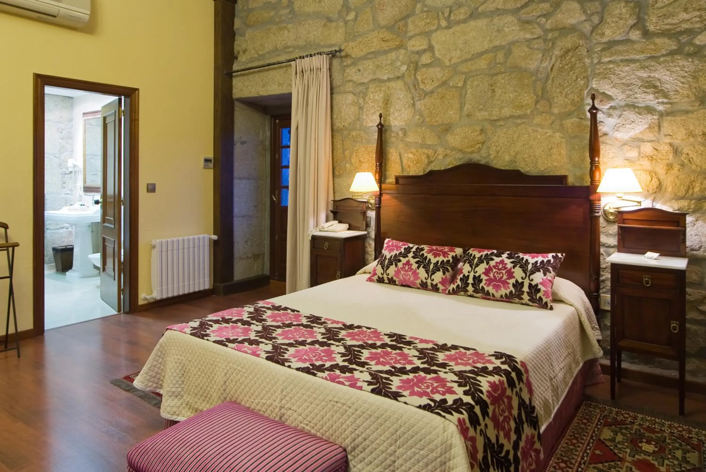 Suite in Hotel Pazo O Rial Suite in Hotel Pazo O Rial