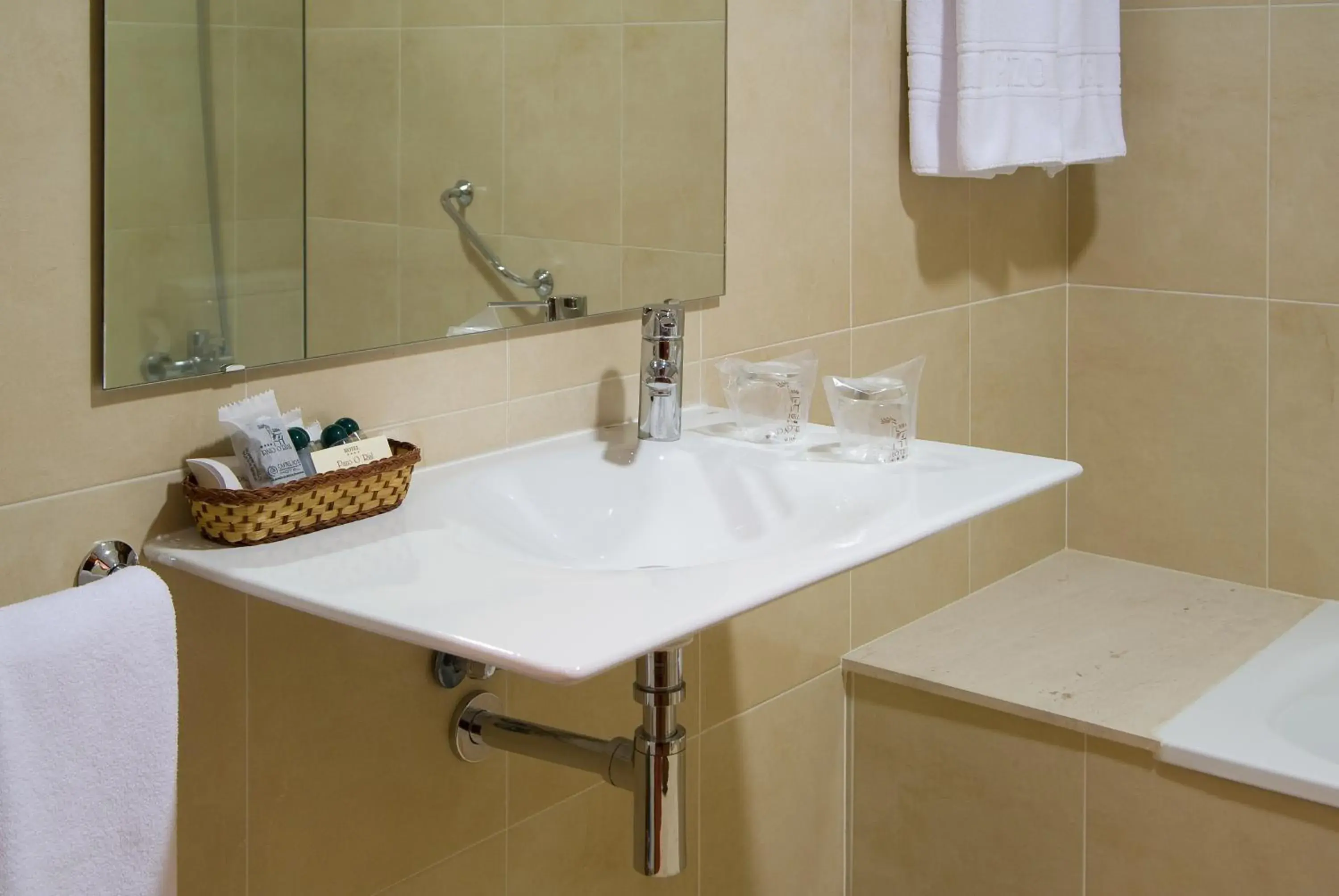 Double Room with Extra Bed (2 Adults + 1 Child) in Hotel Pazo O Rial Double Room with Extra Bed (2 Adults + 1 Child) in Hotel Pazo O Rial