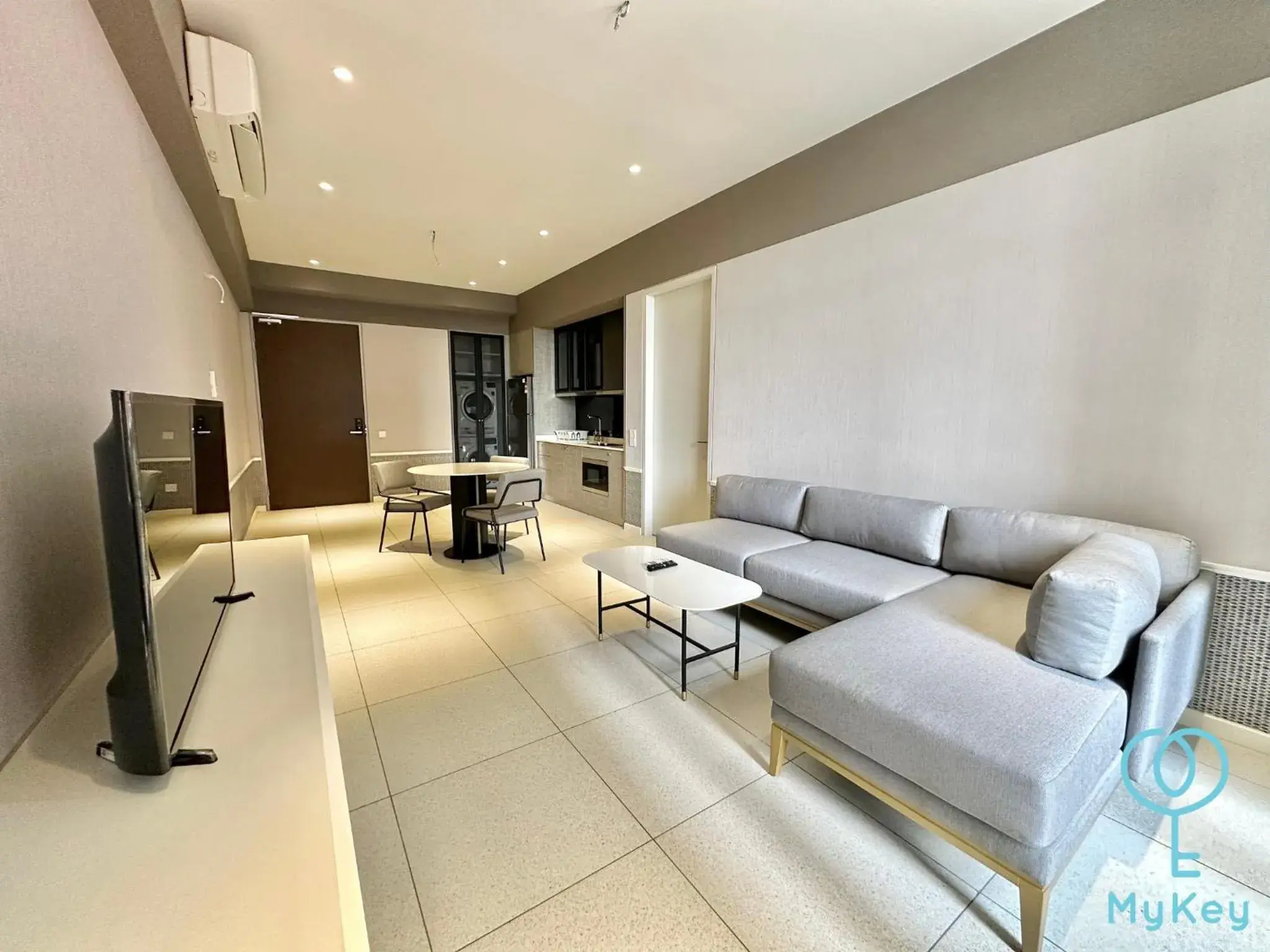 1 Bedroom Suites with Bathtub in Millerz Square by MyKey 1 Bedroom Suites with Bathtub in Millerz Square by MyKey