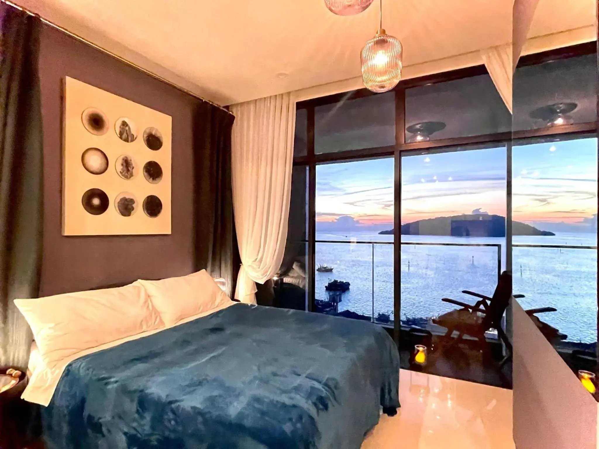 Deluxe One-Bedroom Apartment with Harbor View in Seaview Bliss Studio By Tropical Elegance Deluxe One-Bedroom Apartment with Harbor View in Seaview Bliss Studio By Tropical Elegance