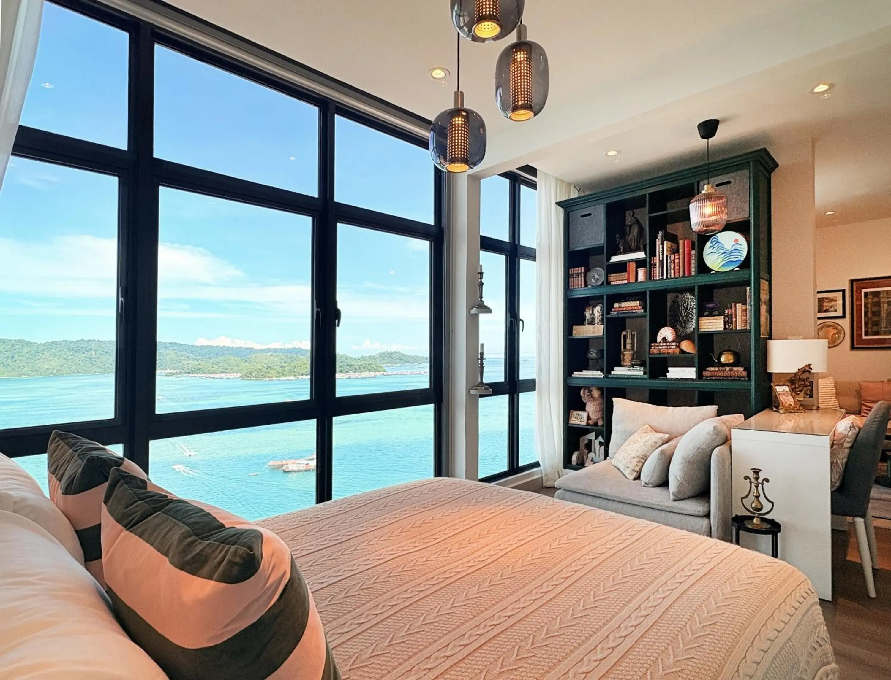 One-Bedroom Apartment with Balcony and Sea View in Seaview Bliss Studio By Tropical Elegance One-Bedroom Apartment with Balcony and Sea View in Seaview Bliss Studio By Tropical Elegance