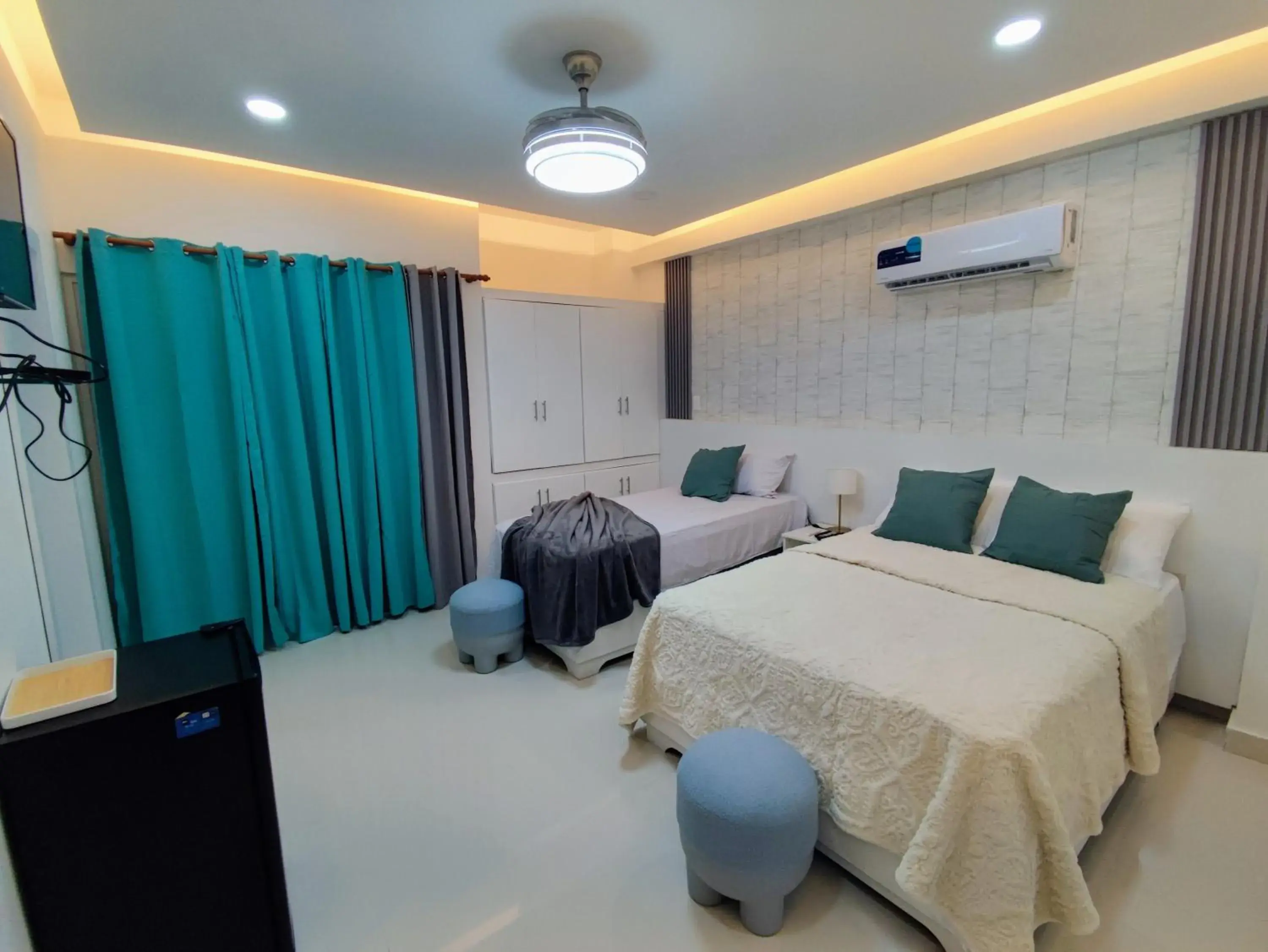 Triple Room in Hotel el barco Triple Room in Hotel el barco