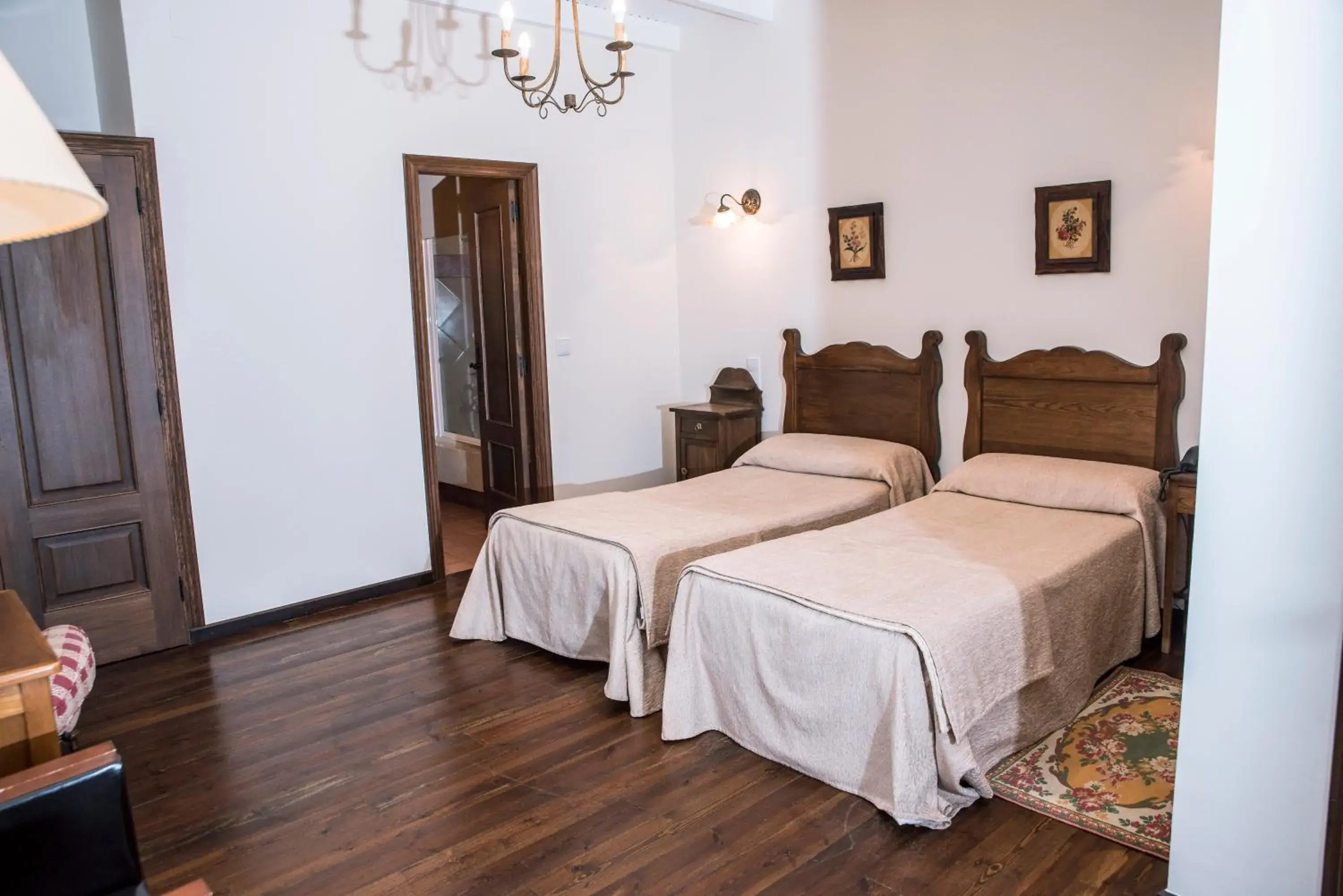 Double or Twin Room in Hotel Monumento Pazo do Castro Double or Twin Room in Hotel Monumento Pazo do Castro
