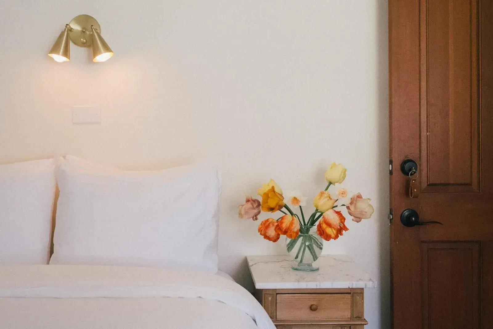 Queen Room with Shared Bathroom in Saturn's Return Queen Room with Shared Bathroom in Saturn's Return