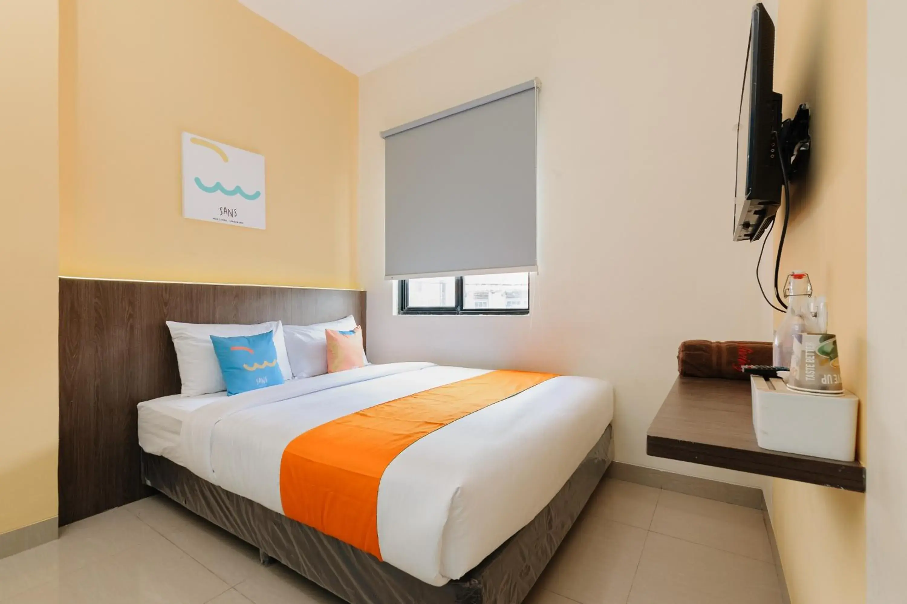 Superior Double Room in Sans Hotel Max Living Cengkareng Superior Double Room in Sans Hotel Max Living Cengkareng