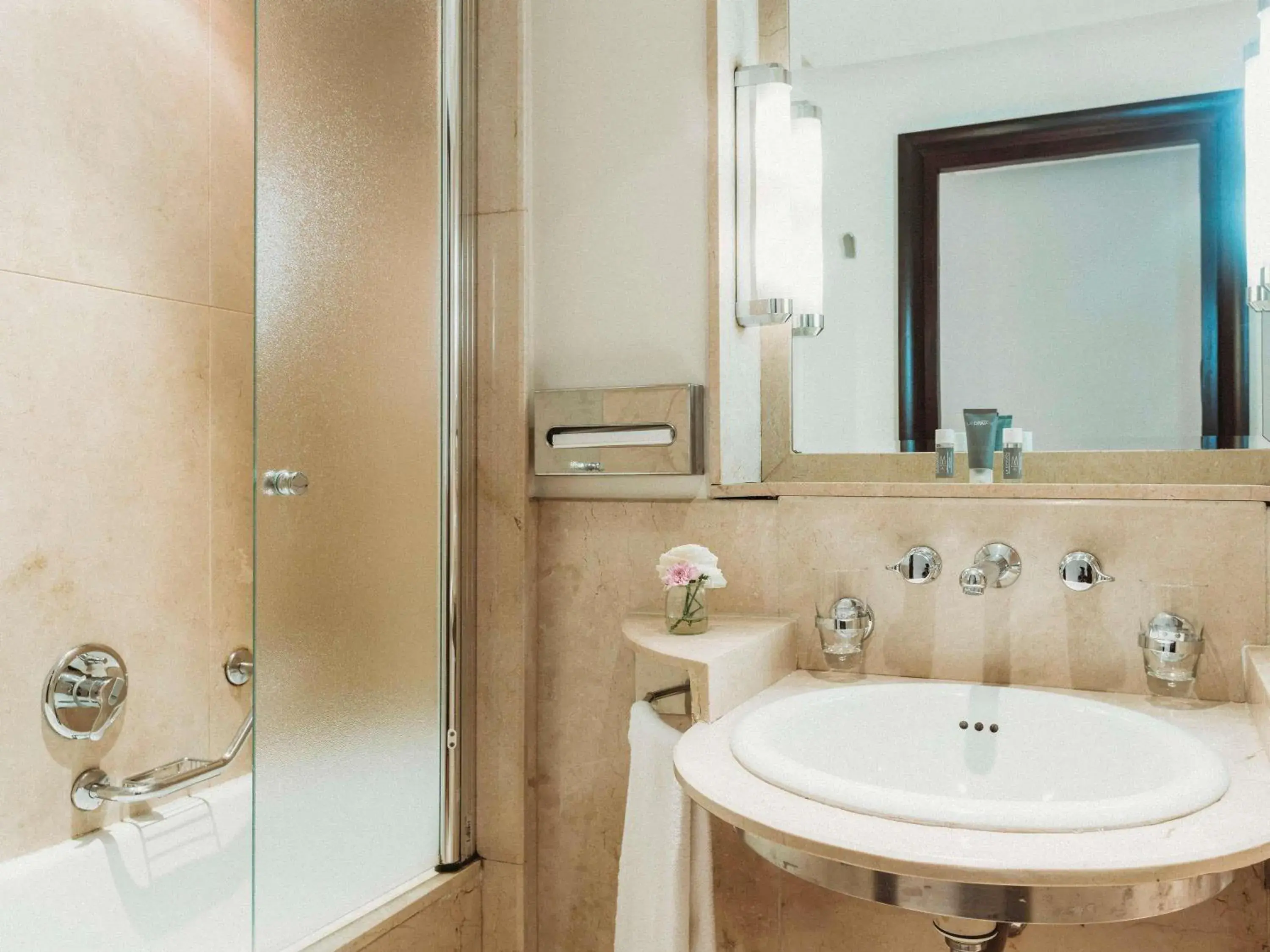 Superior Twin Room in Le Diwan Hotel Rabat - MGallery Collection Superior Twin Room in Le Diwan Hotel Rabat - MGallery Collection