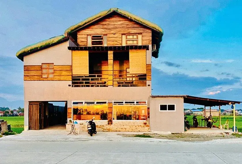 Property building, Winter in RedDoorz @ Ola Vida Casa Rental Ilocos Sur Property building, Winter in RedDoorz @ Ola Vida Casa Rental Ilocos Sur