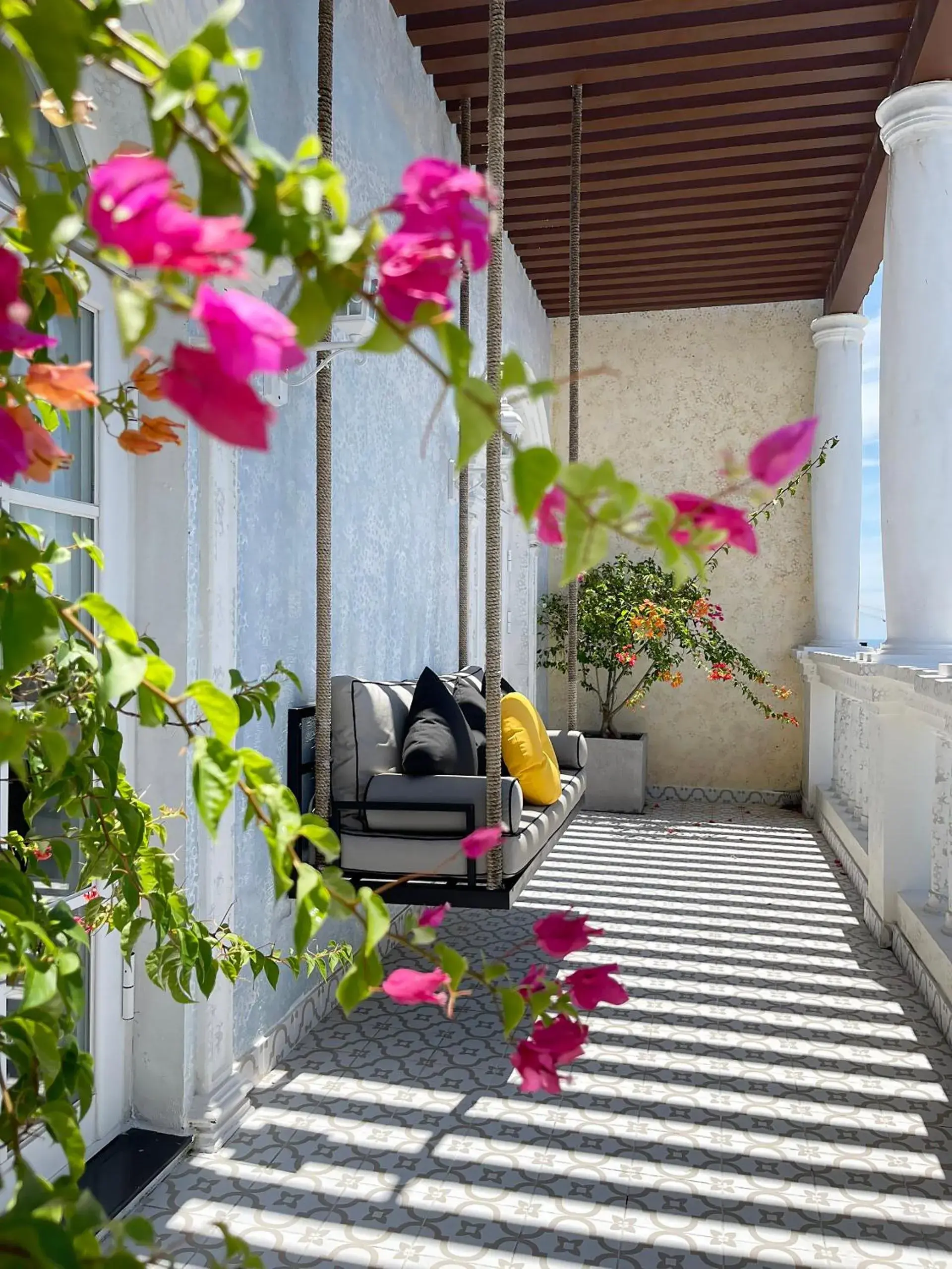 Le Bonheur Hotel Le Bonheur Hotel