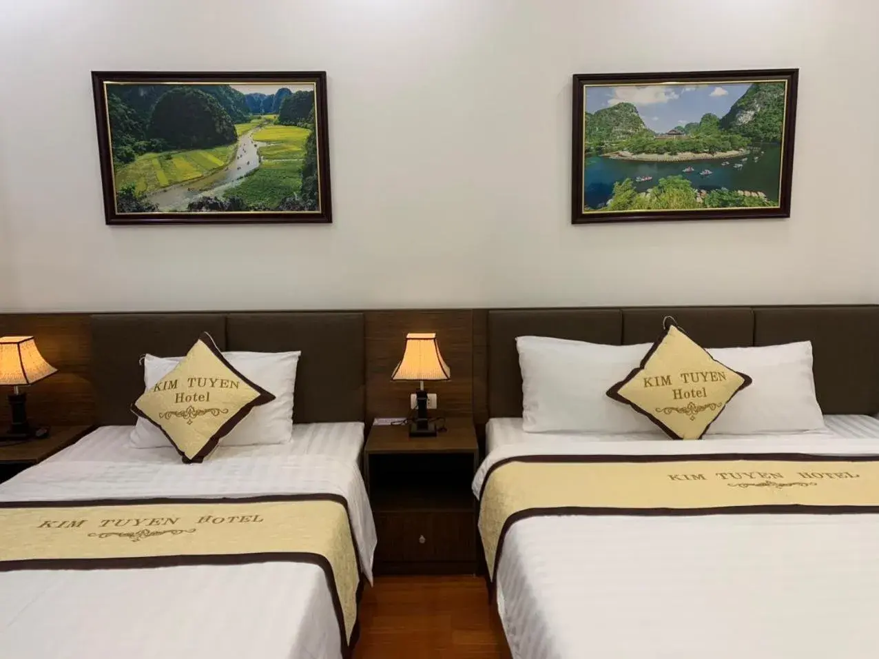 Deluxe Triple Room in Kim Tuyen Hotel Deluxe Triple Room in Kim Tuyen Hotel