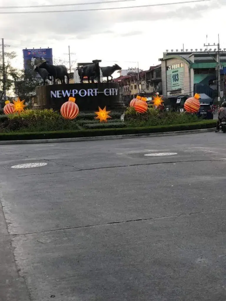 Family Room in 101 Newport Boulevard-Favila Condotel Unit near Airport Family Room in 101 Newport Boulevard-Favila Condotel Unit near Airport