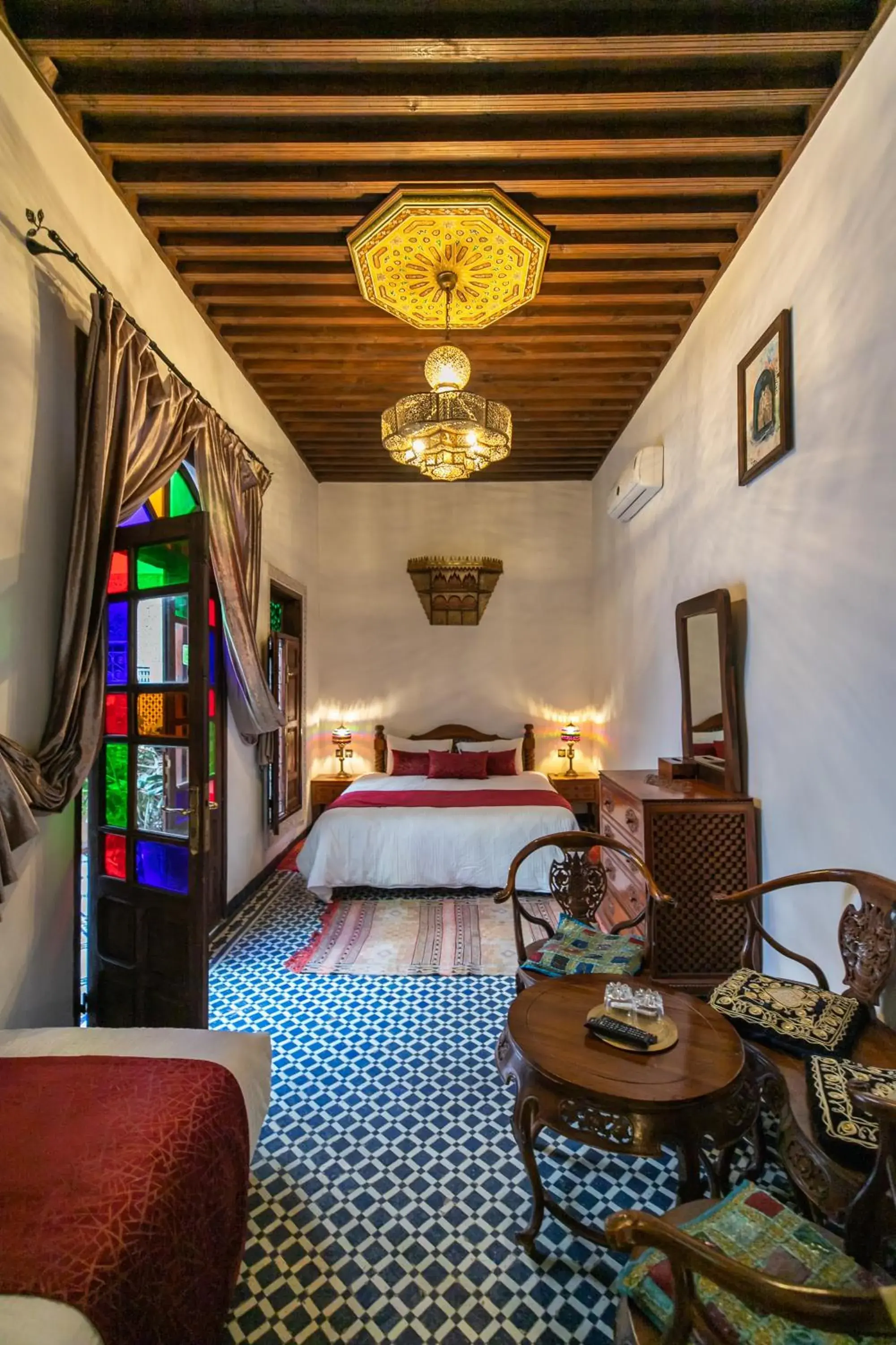 Mogador Triple Room in Riad Dar Chrifa - Luxury Escape Mogador Triple Room in Riad Dar Chrifa - Luxury Escape