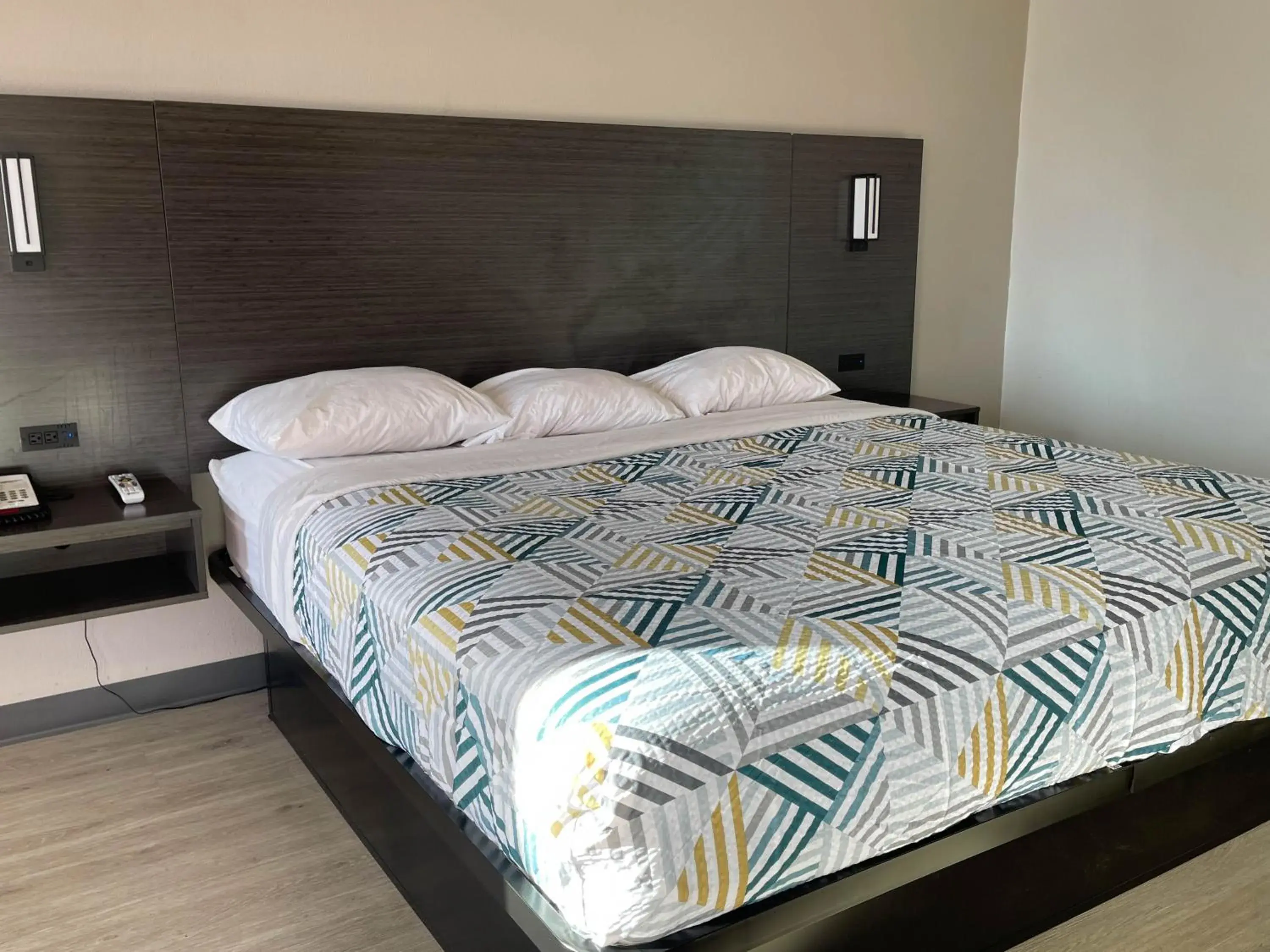 King Room - Smoking in Studio 6 Stockbridge GA Hwy 138 W King Room - Smoking in Studio 6 Stockbridge GA Hwy 138 W