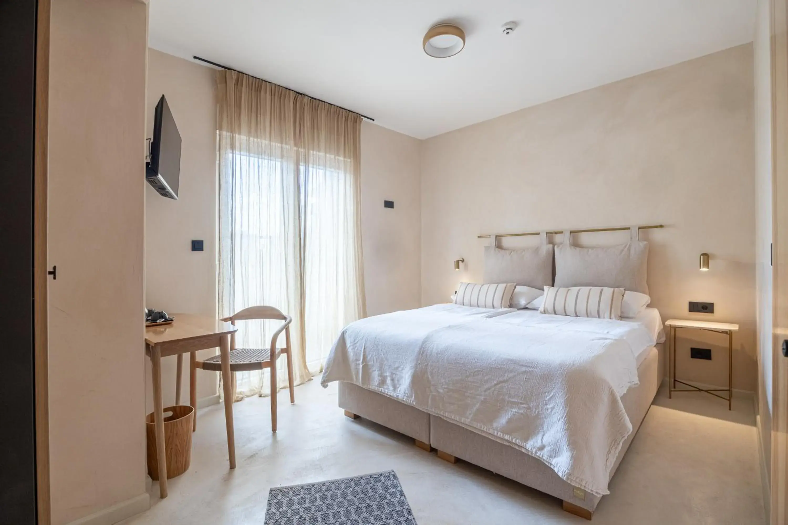 Deluxe Queen Room in lo͝or luxury retreat Deluxe Queen Room in lo͝or luxury retreat