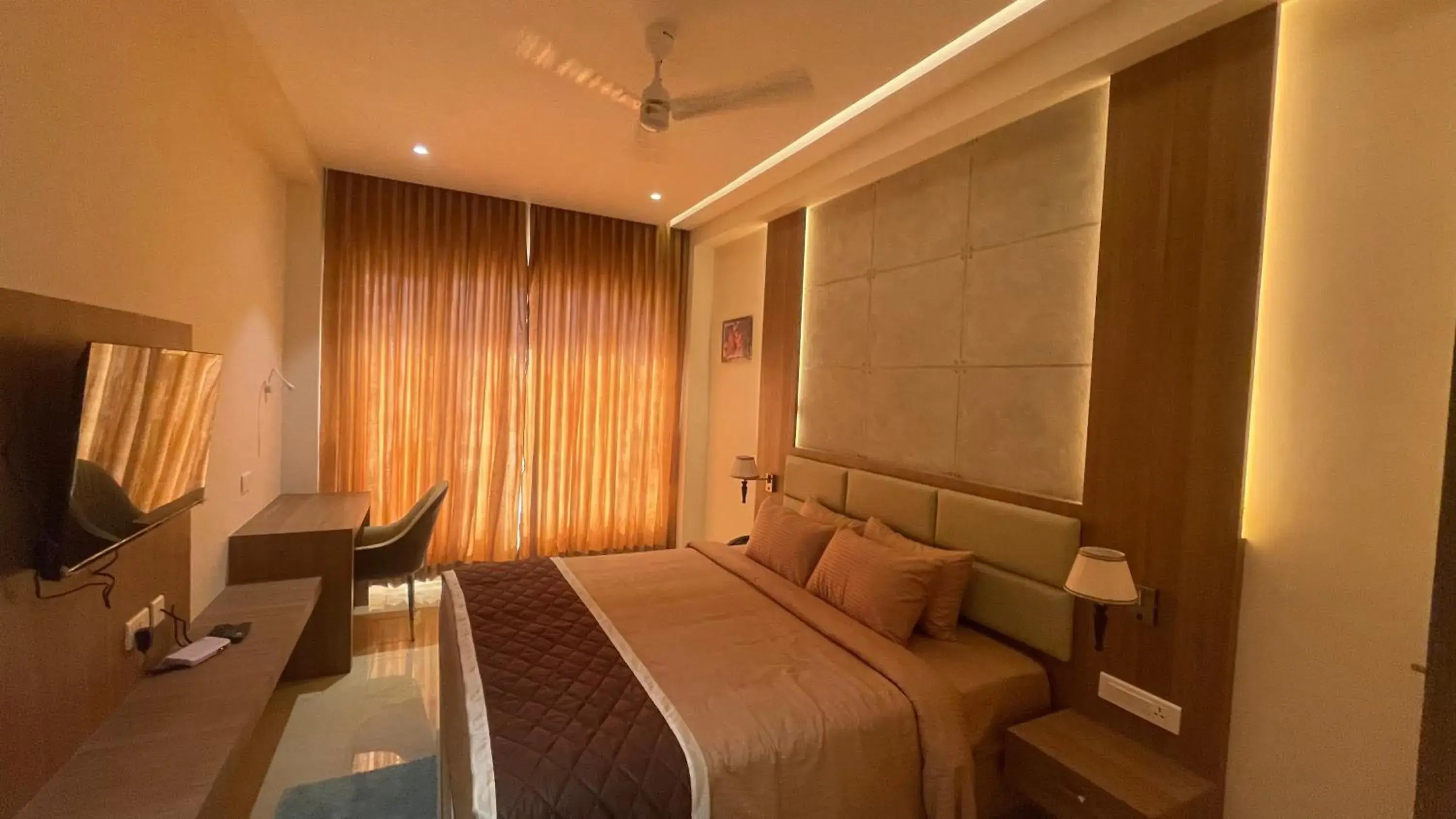 Superior Double Room in HOTEL VAHINI GRAND Superior Double Room in HOTEL VAHINI GRAND