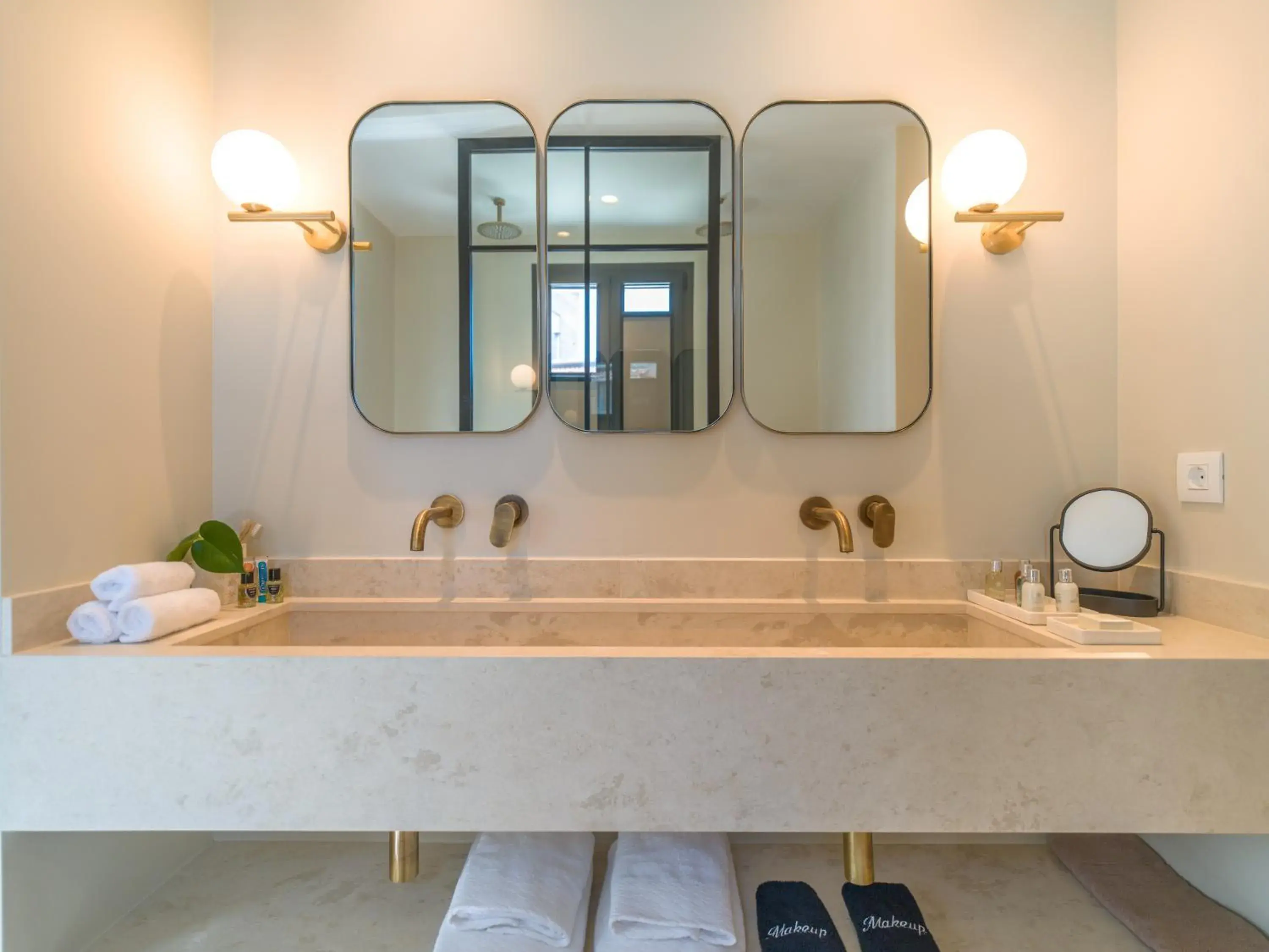 Deluxe Suite with Sea View in Argostoli Essence Suites Deluxe Suite with Sea View in Argostoli Essence Suites