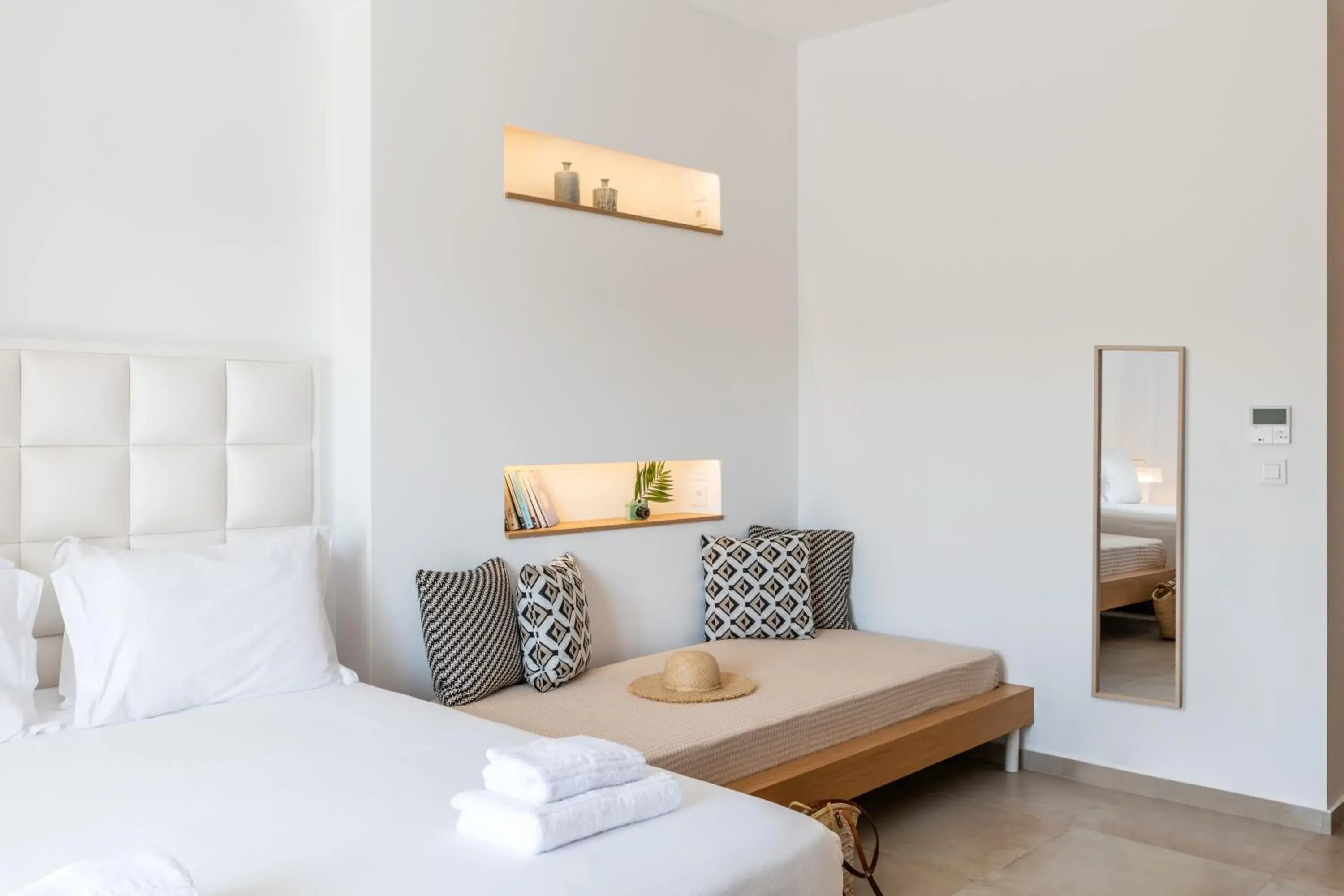 Chill Out Room for 3 in Mykonaki Hotel Chill Out Room for 3 in Mykonaki Hotel