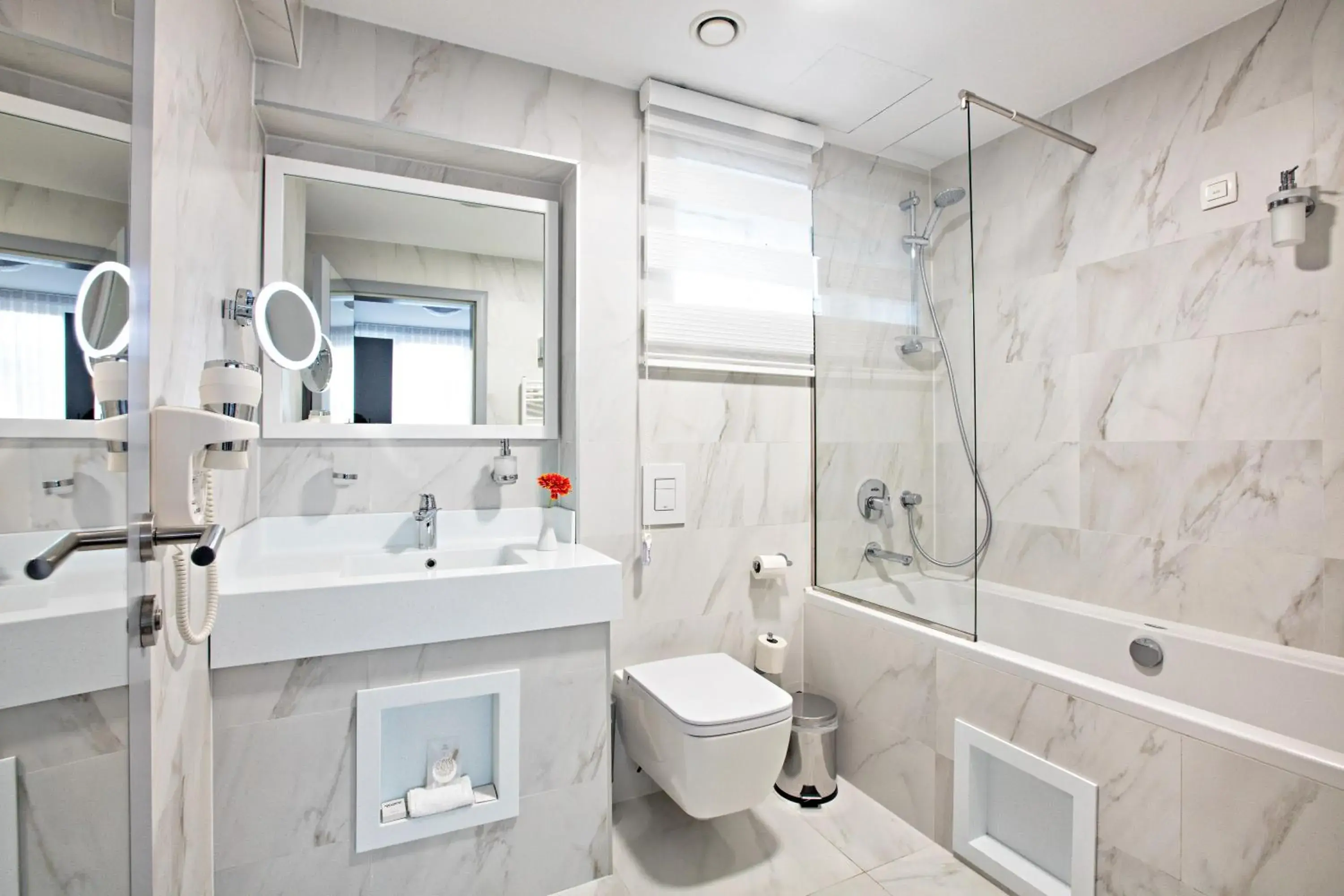 Presidential Suite in Hotel Central Sarajevo - Gym, Pool & Spa Presidential Suite in Hotel Central Sarajevo - Gym, Pool & Spa