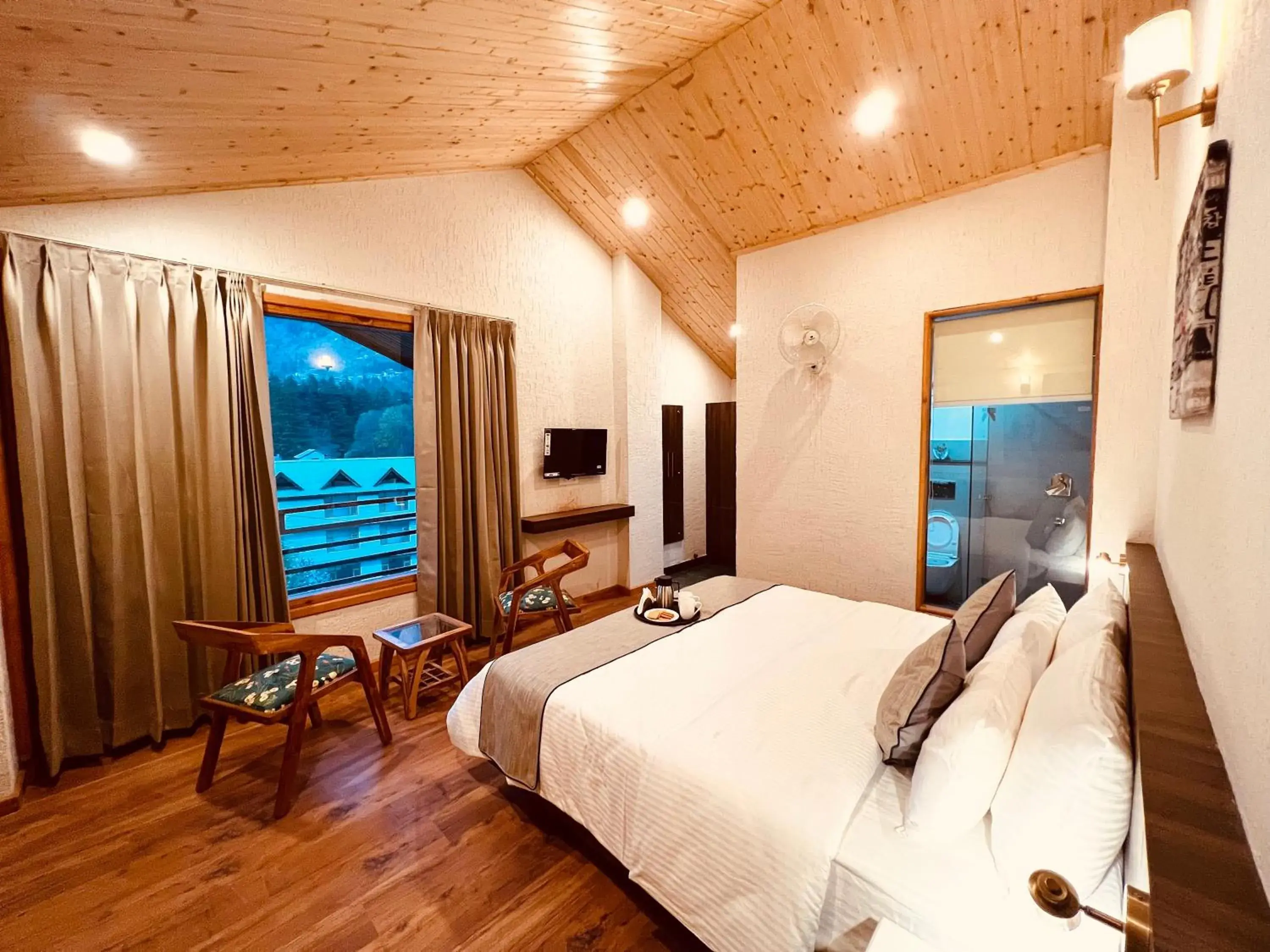 Double Room with Mountain View in Yaato Retreat Double Room with Mountain View in Yaato Retreat