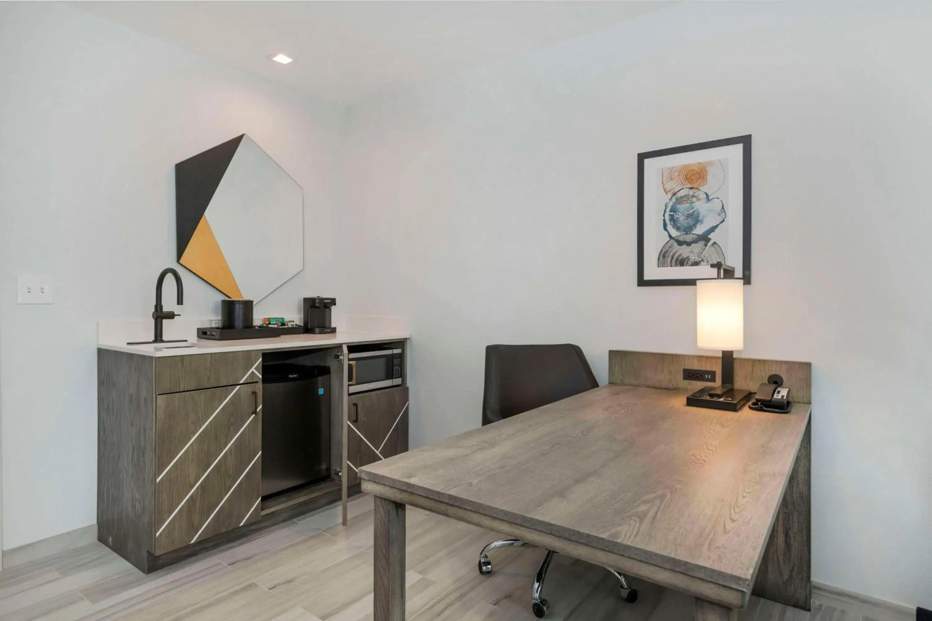 Two-Room King Suite in Embassy Suites By Hilton Asheville Downtown Two-Room King Suite in Embassy Suites By Hilton Asheville Downtown